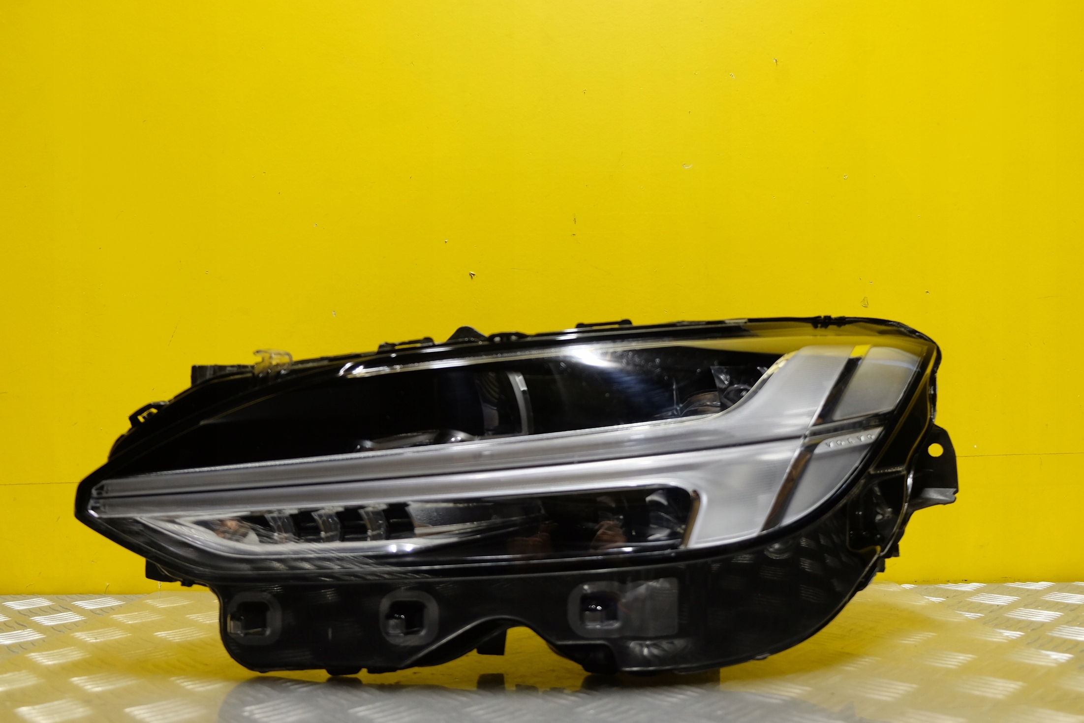 VOLVO S90 V90 16- ФАРА ФАРА СЕРЕДИНА LED ЛЕВА EU