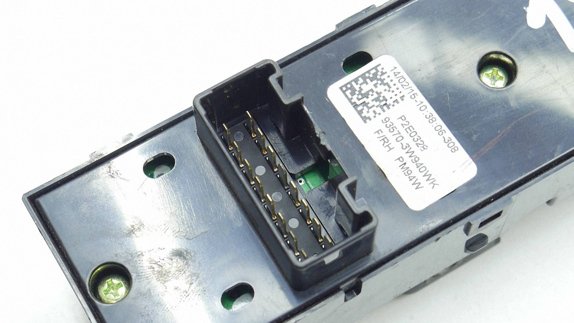 switch PANEL of the window left front KIA SPORTAGE III 3 93570-3W940