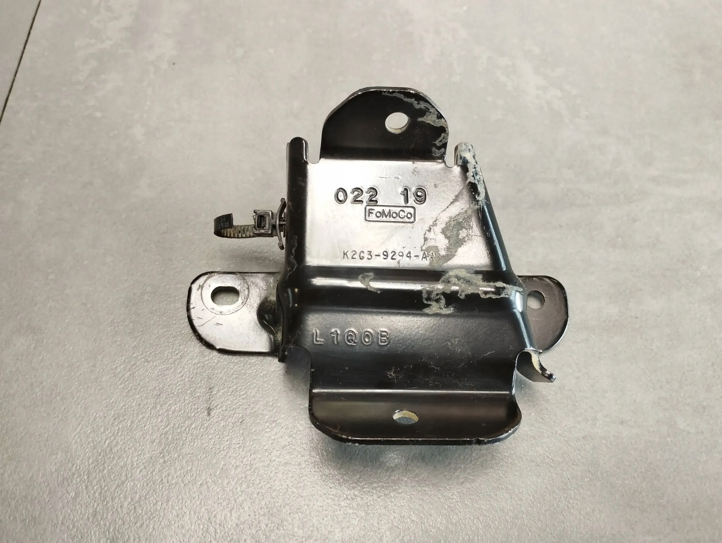 Ford Mondeo MK5 bracket K2G3-9294-AA