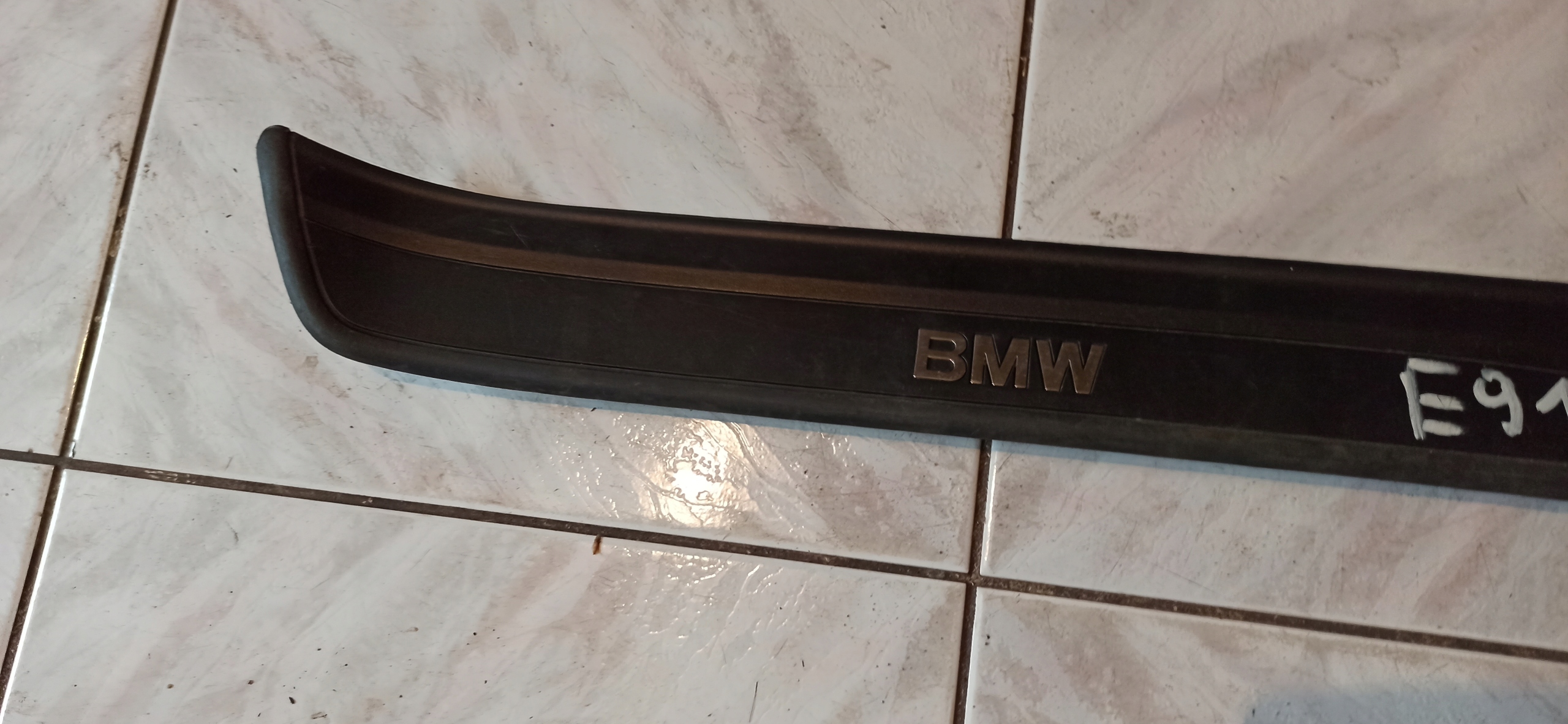 Moulage Jupe Interne Gauche Avant BMW E90 E91