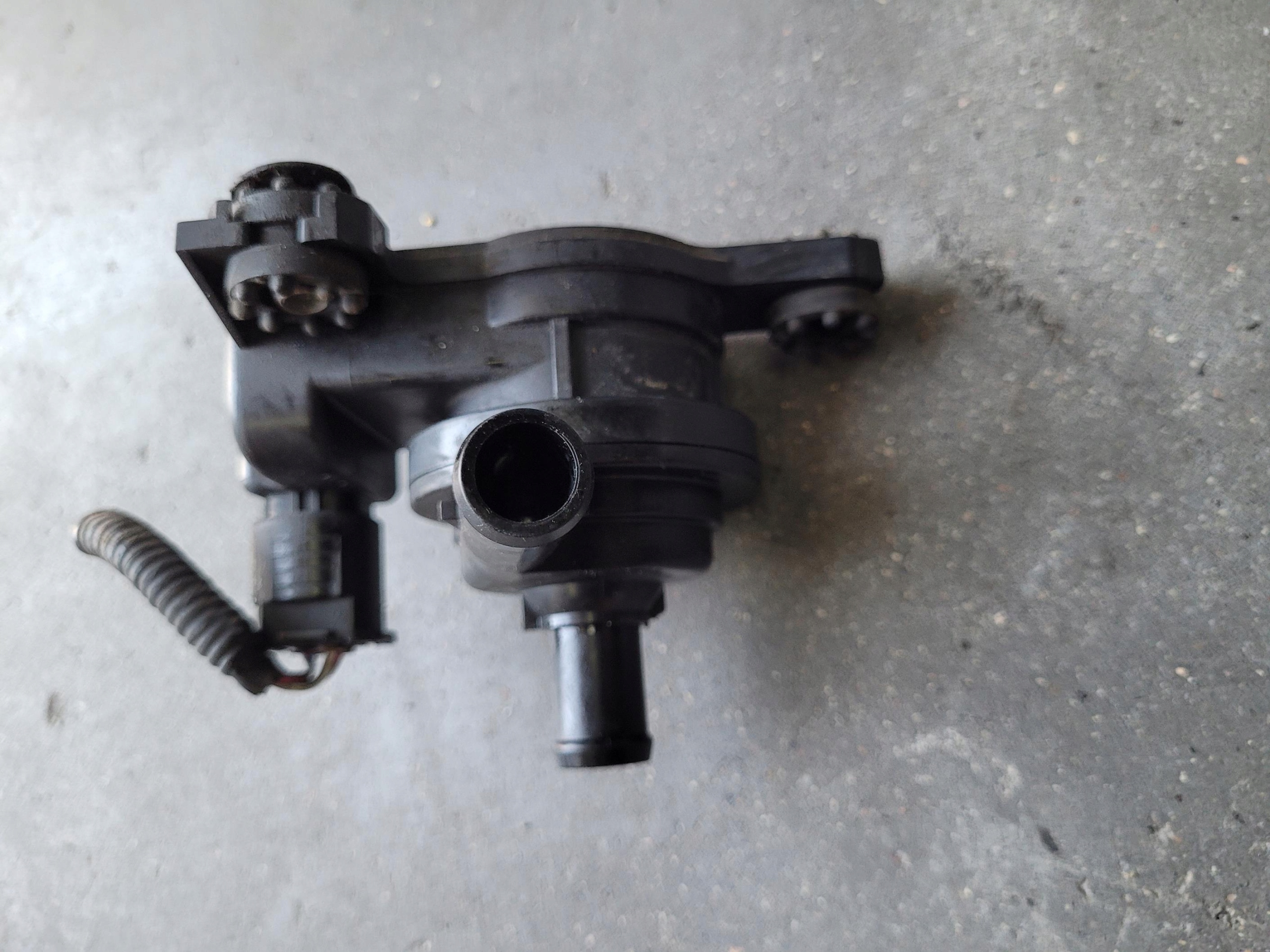 pumpa pumpa vode LEXUS RX II 400 RX400 H 3.3