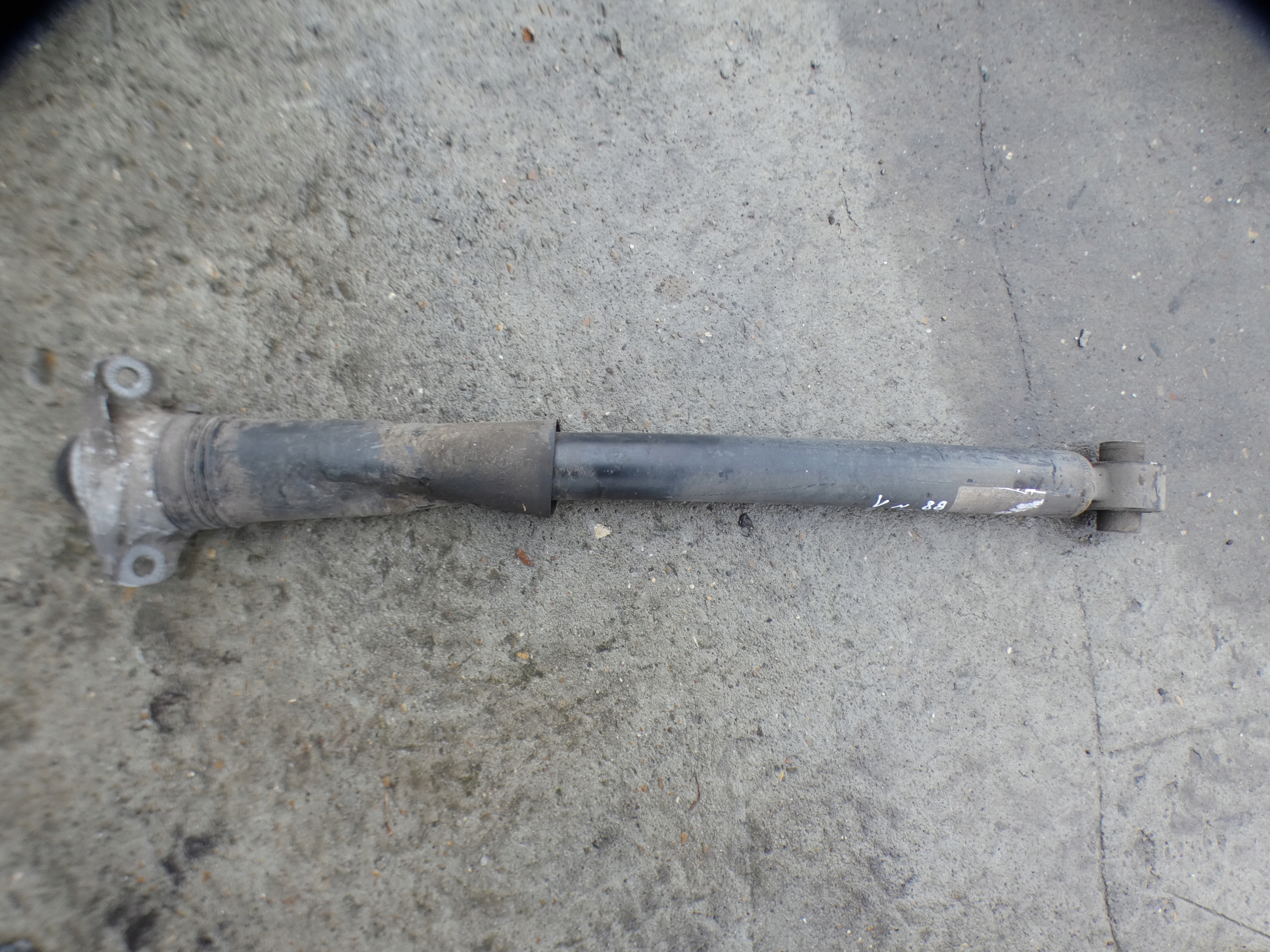 VW PASSAT B8 right left side shock absorber rear