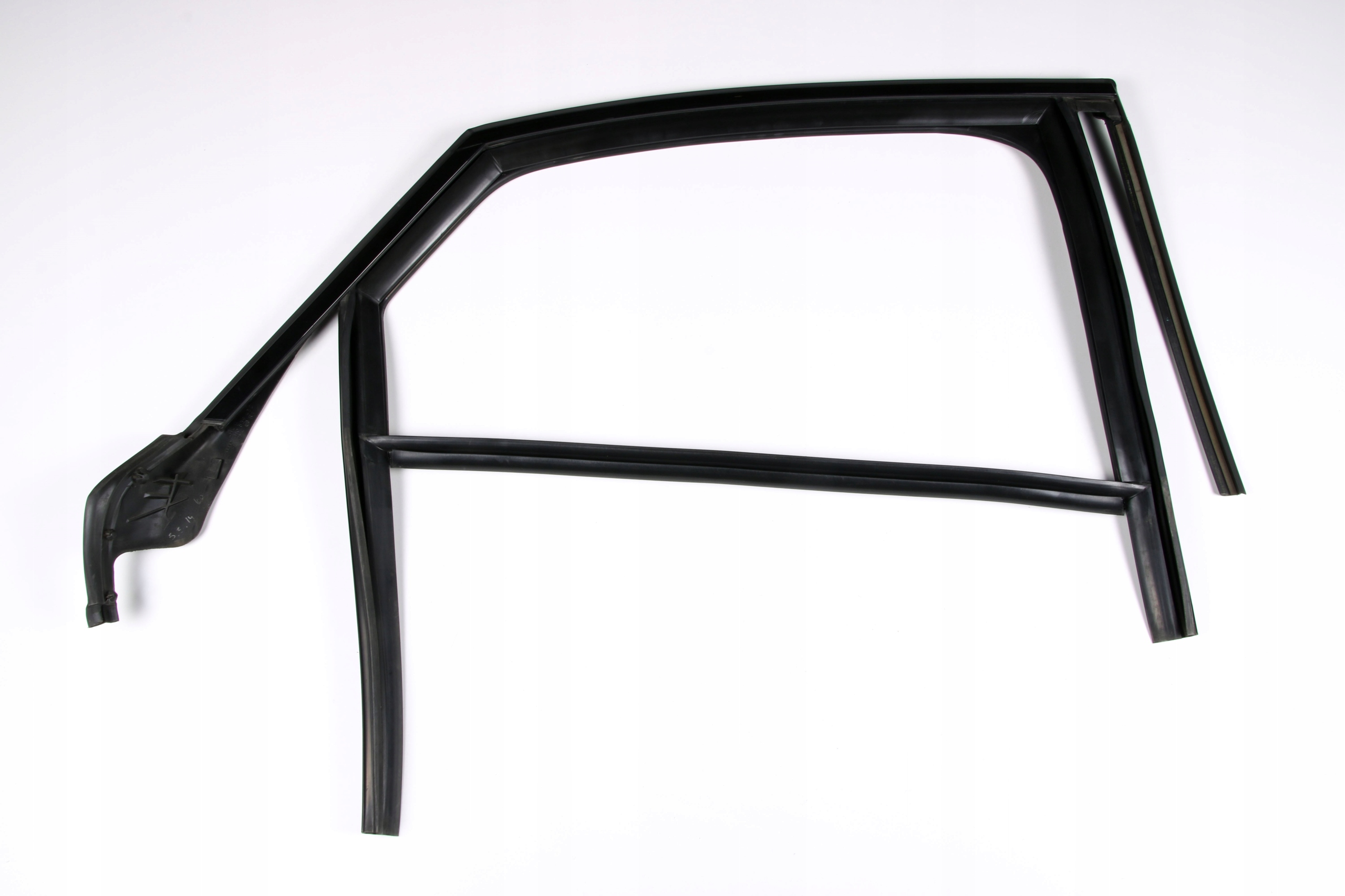 AUDI A8 D4 4H gasket door right rear part PIANOBLACK