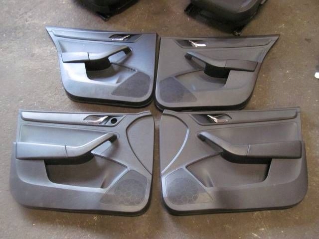 Skoda RAPID NH3 NH 5JA HB SPACEBACK seats right left front seat side