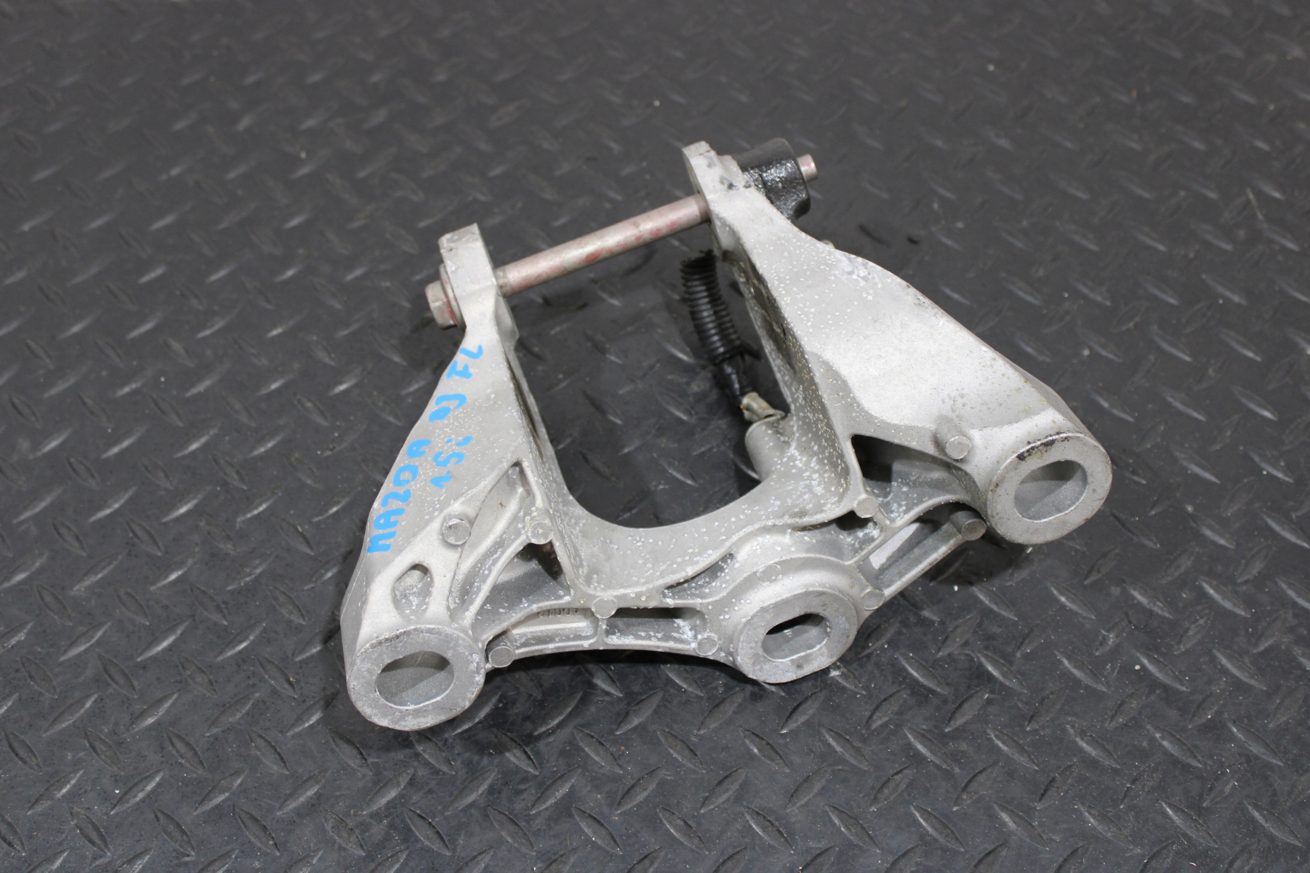 Support Support plaque Moteur MAZDA 2 DJ LIFT