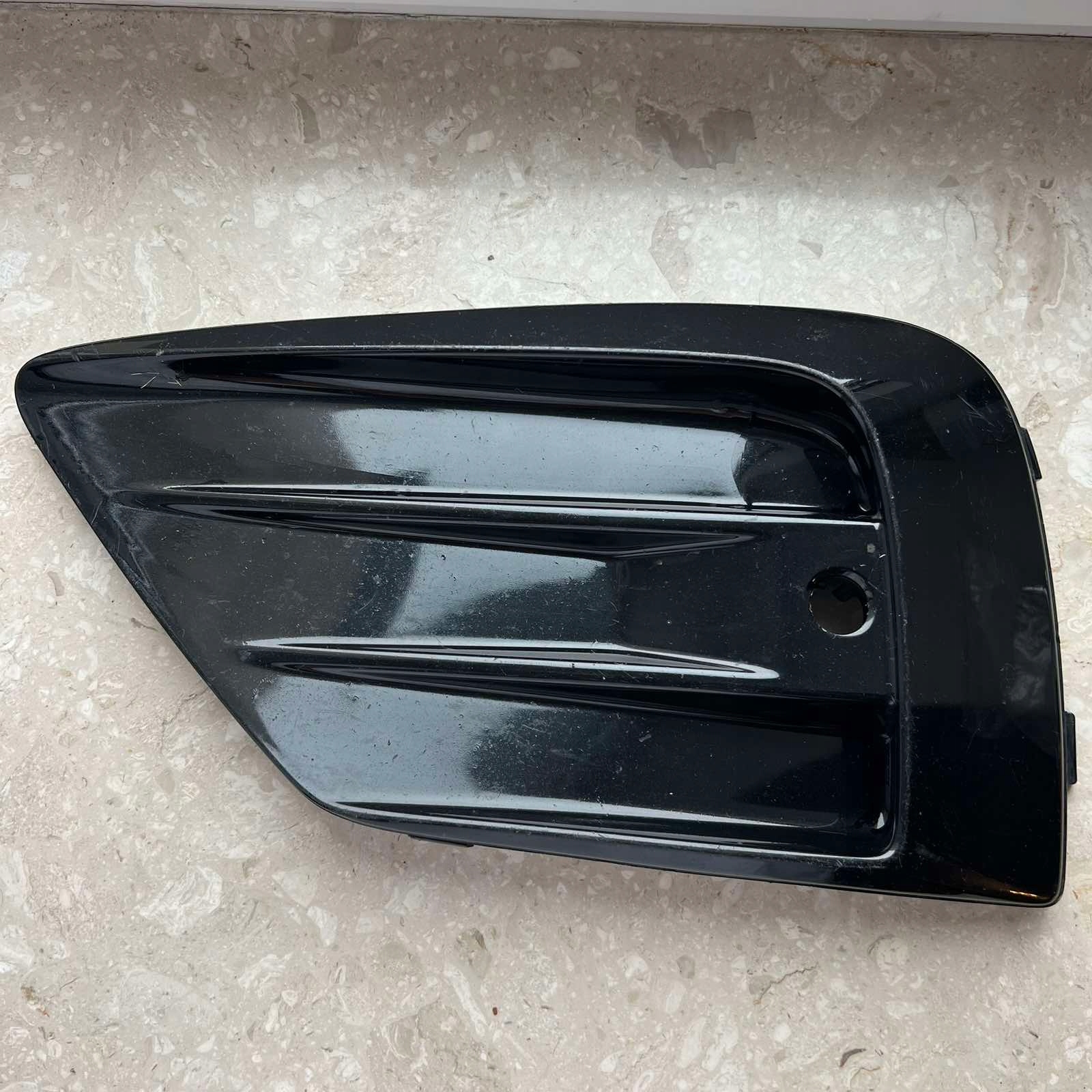 VOLVO XC60 17- R-design grid of a bumper left front 31449128