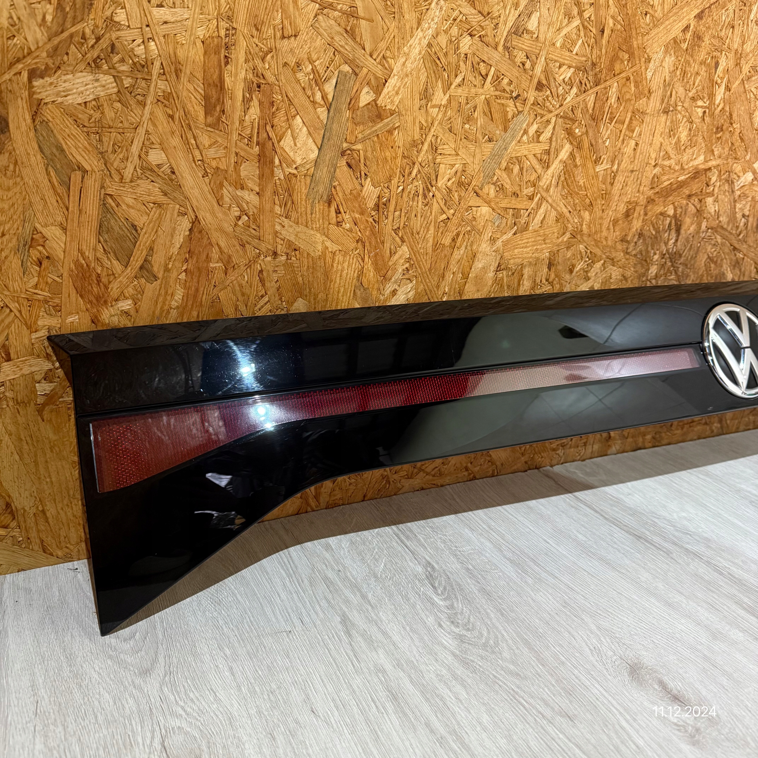 light rear cap bonnet VW VOLKSWAGEN T-CROSS 2GM827577