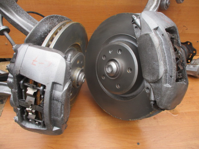 Q5 8R0615105CJ - AUDI A6 C7 A7 зажим передний щит 8R0615106CJ 105