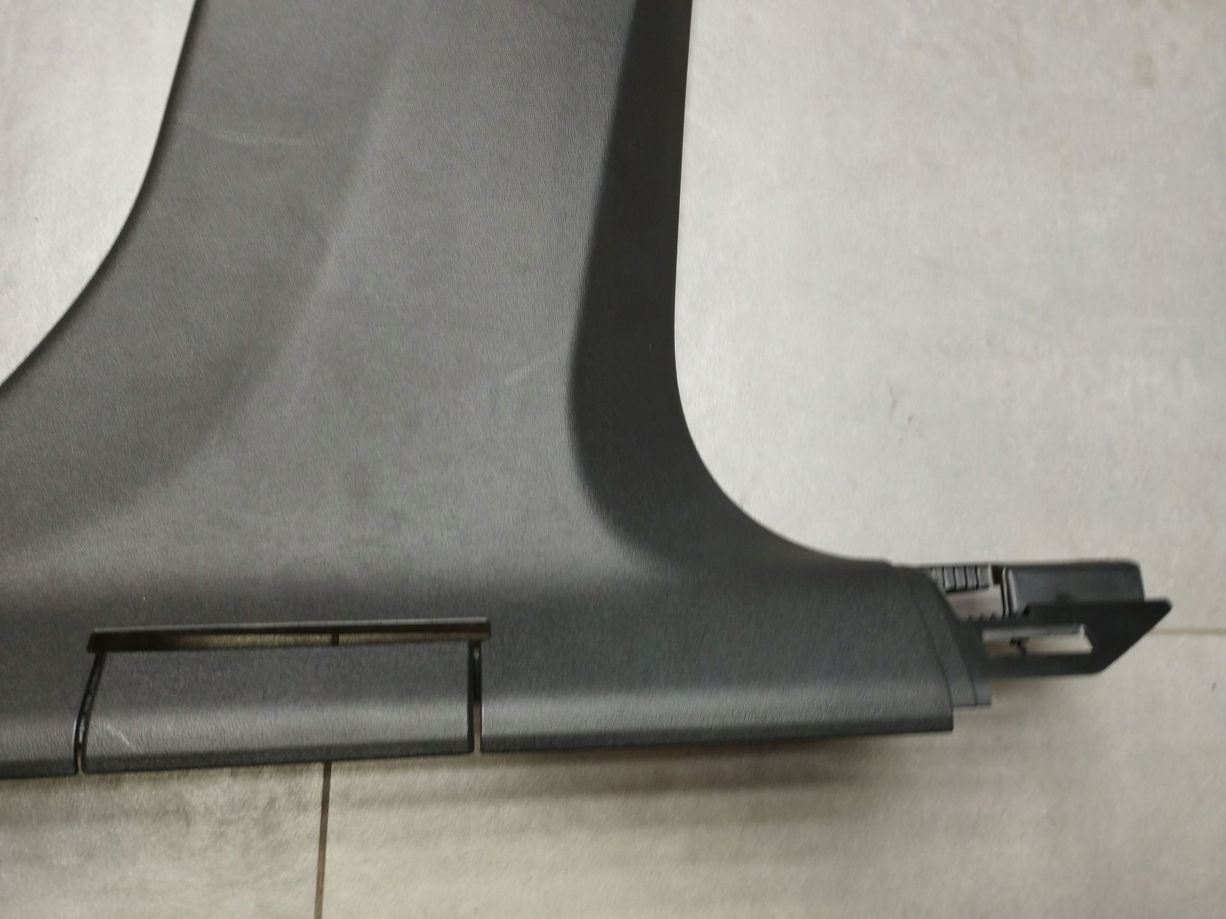 Audi A5 KOMBI cover slupka B lower 8B3867240C
