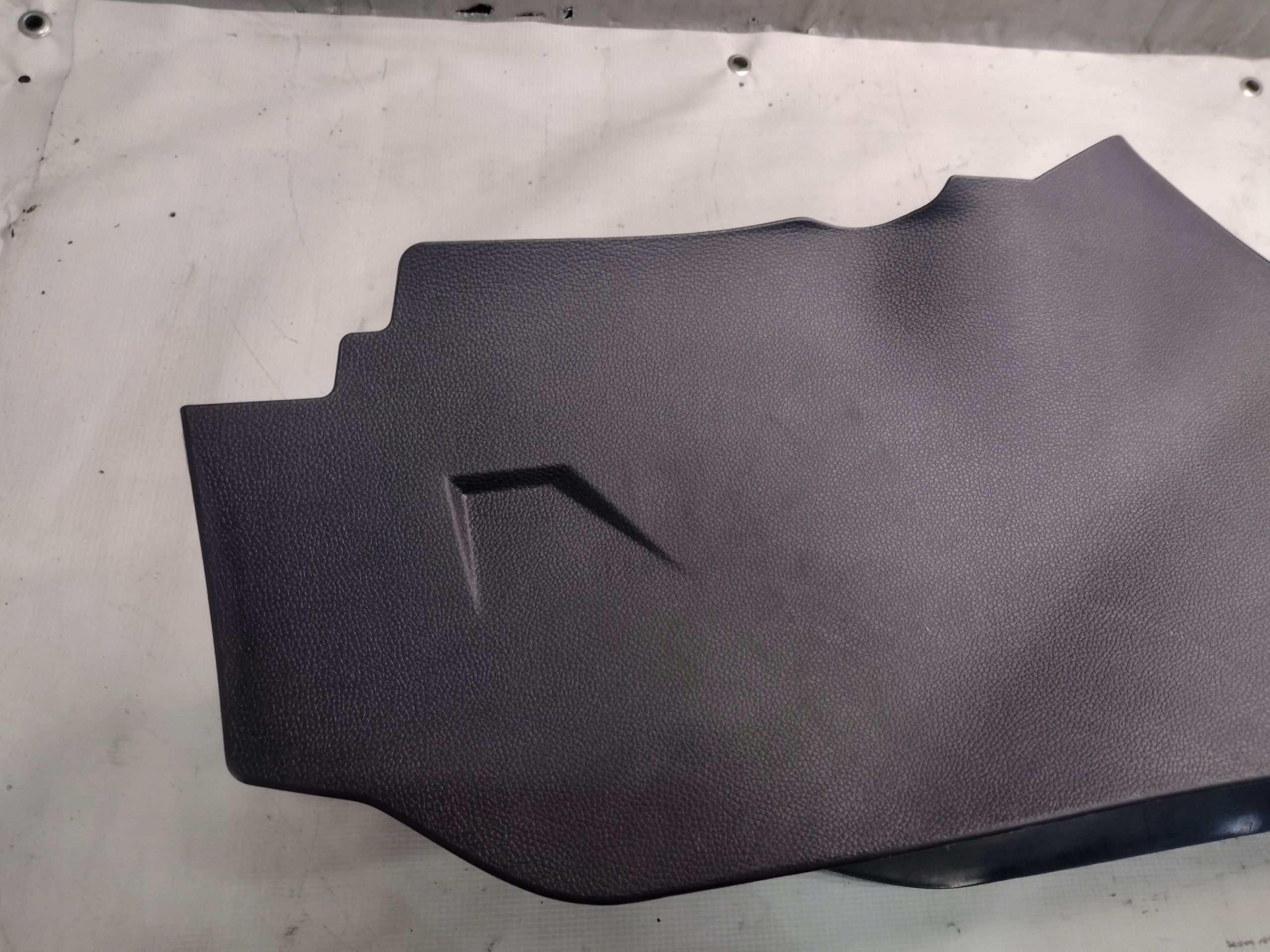 Tunel mitte Skoda Fabia II lift 5J0863241