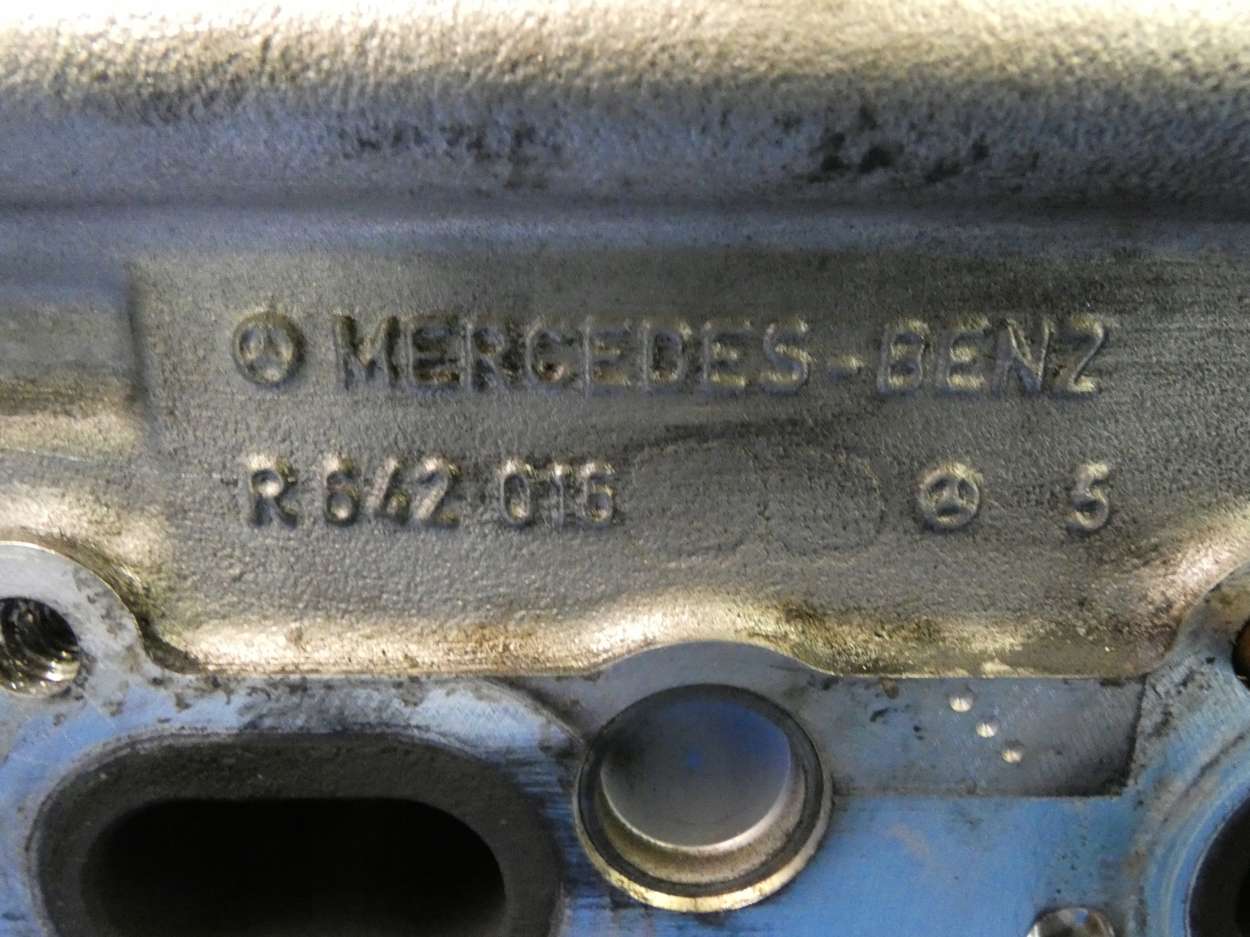 W212 W204 W218 3.0 CDI V6 hlava válců pravá