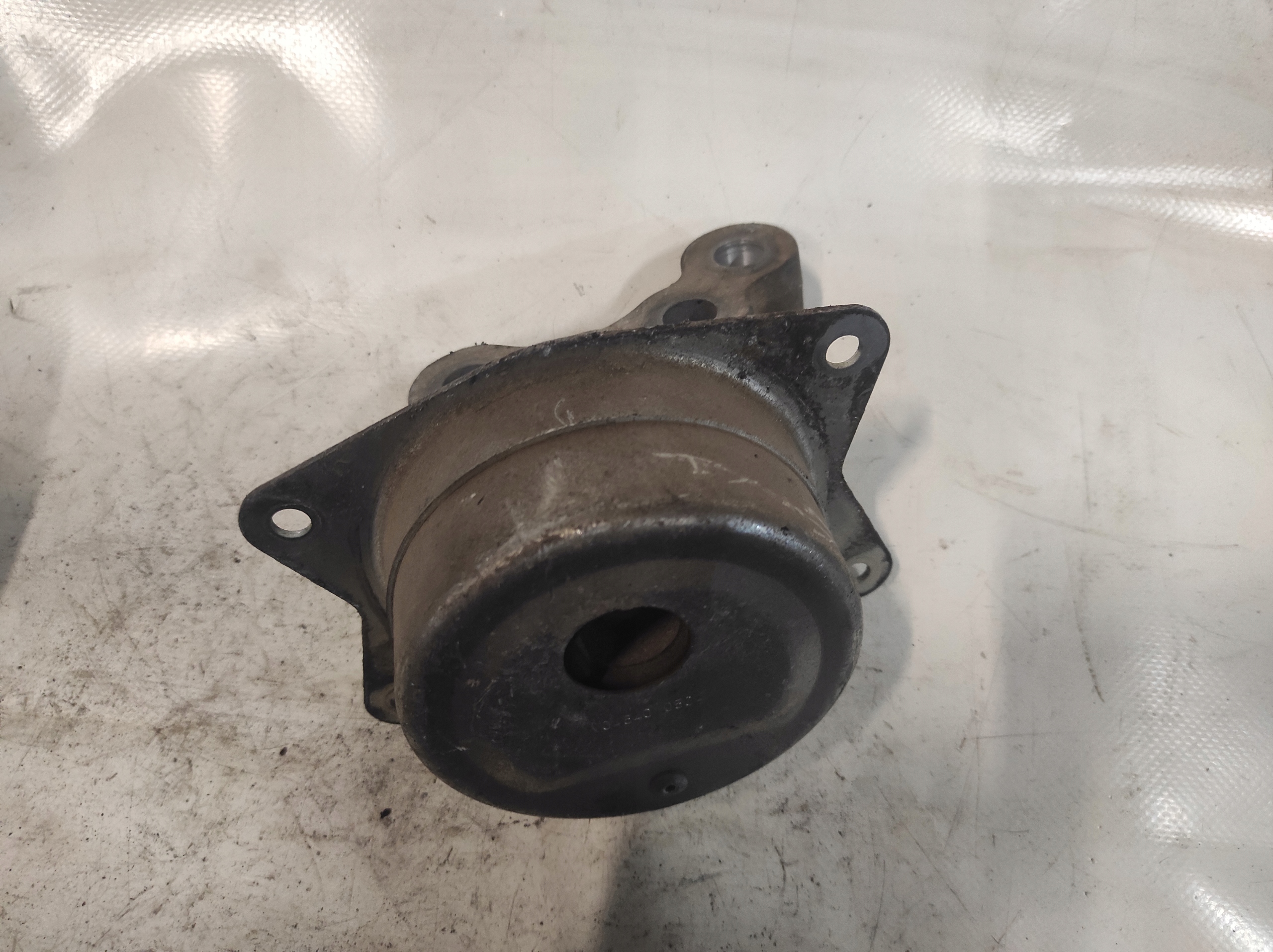 Opel Vectra C engine mount