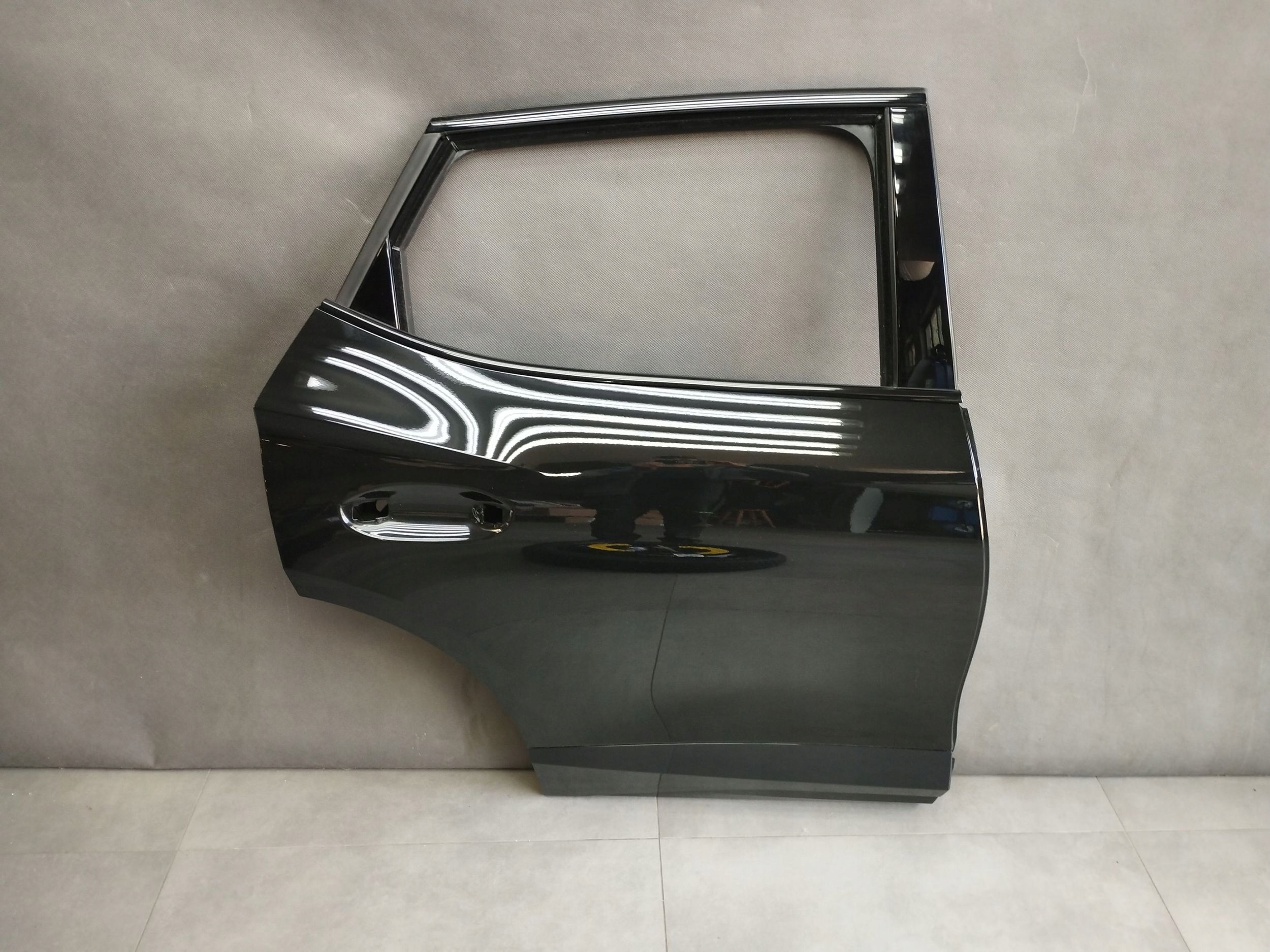 Cupra Formentor door right rear. 5FF833052A ly9t