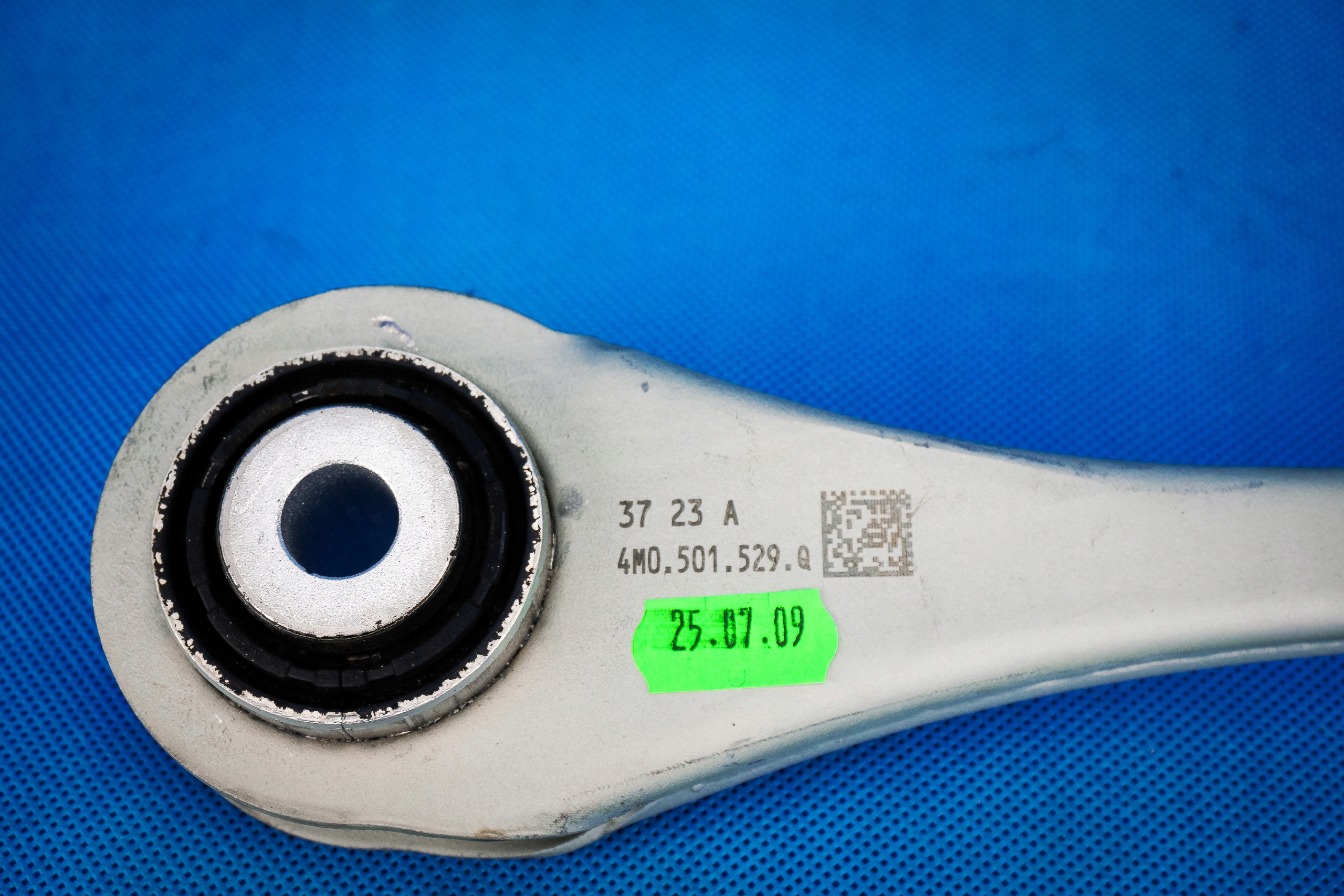 Querlenker poprzeczny heck Audi A6 4K A7 4K8 A8 4N 4M0501529Q