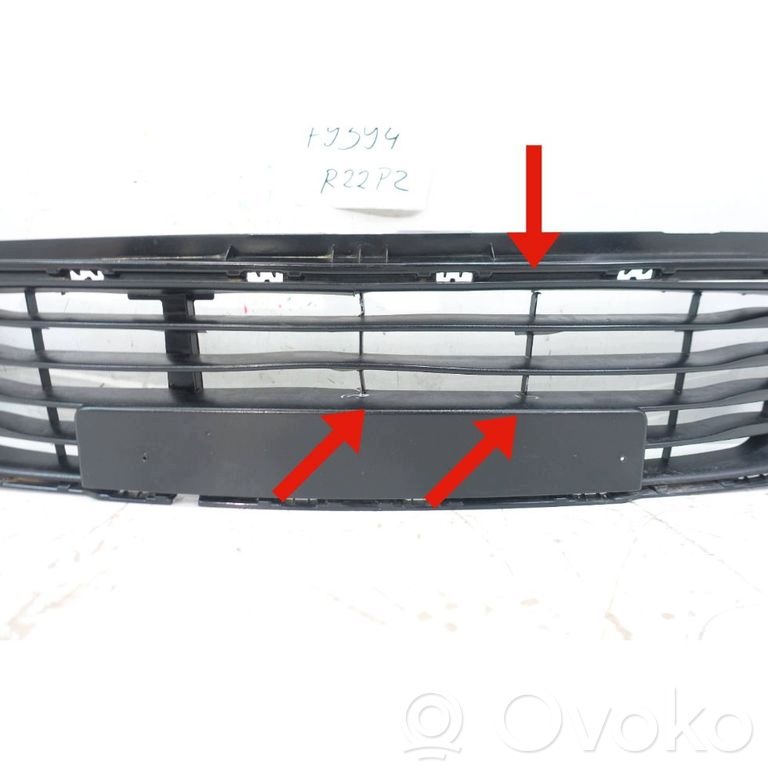 grid grille of a bumper front RENAULT CLIO IV 4 2012-2016 628165104R