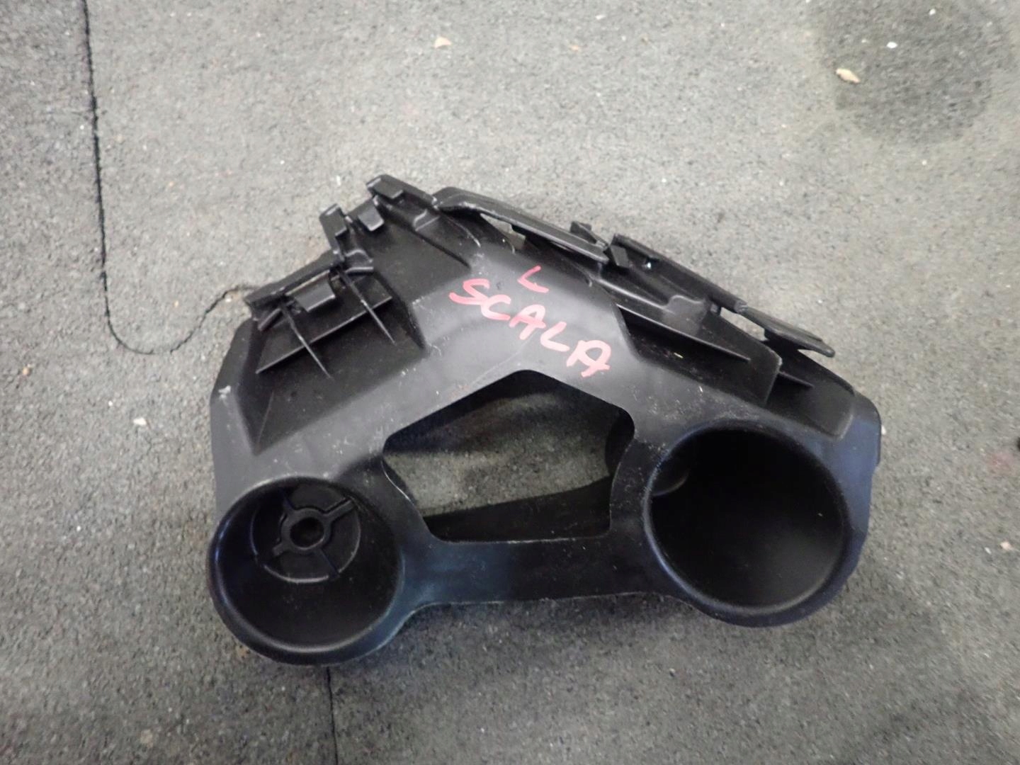 bumper bracket left rear part SKODA SCALA 19- 657807393A