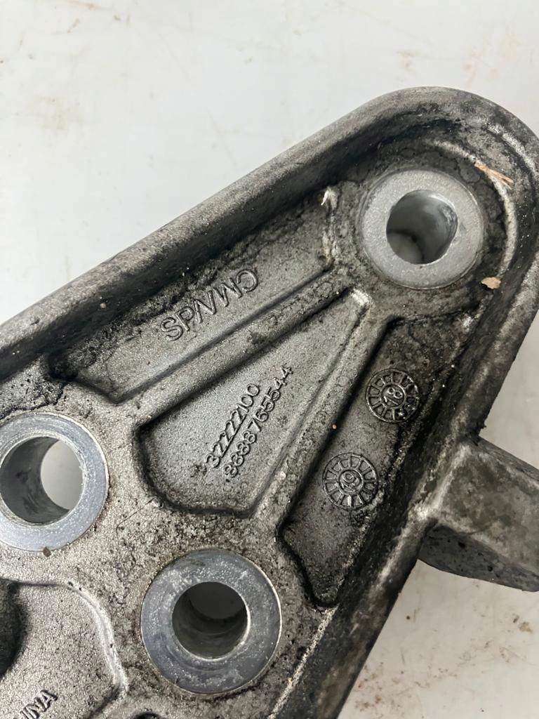 holder engine mount lower XC40 2.0 D4 32222100 #SM