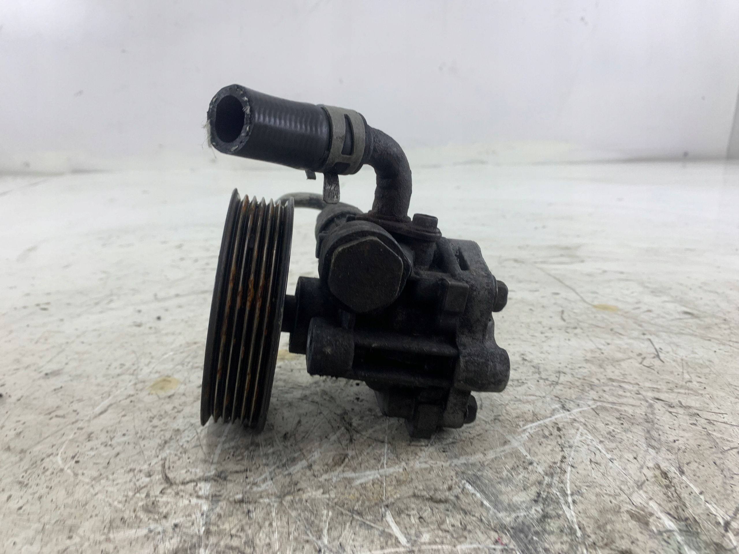 TOYOTA COROLLA E11 servo pump
