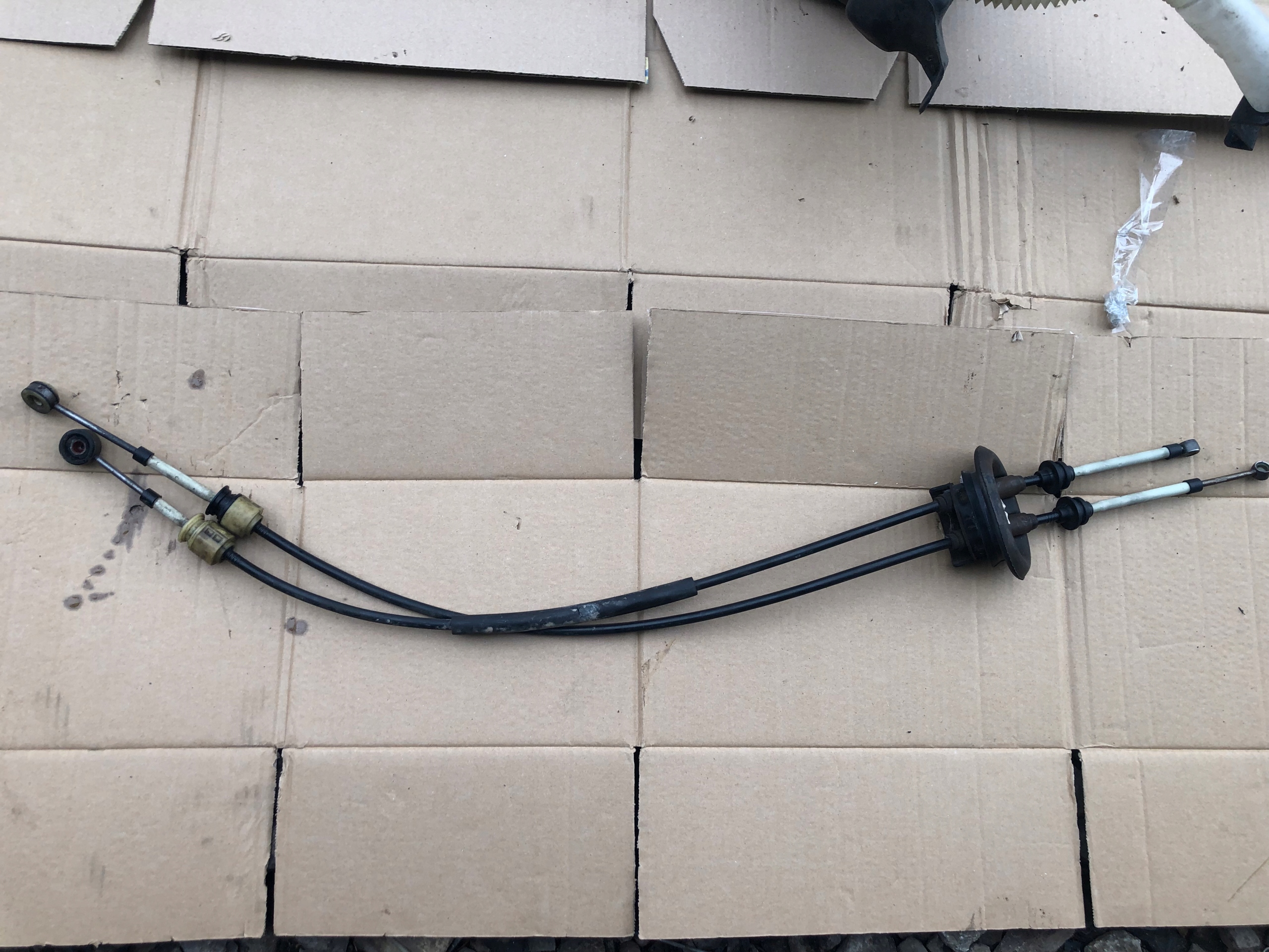 ТРОСЫ ПЕРЕКЛЮЧЕНИЯ ПЕРЕДАЧ PEUGEOT 307 2001-2005 1.6