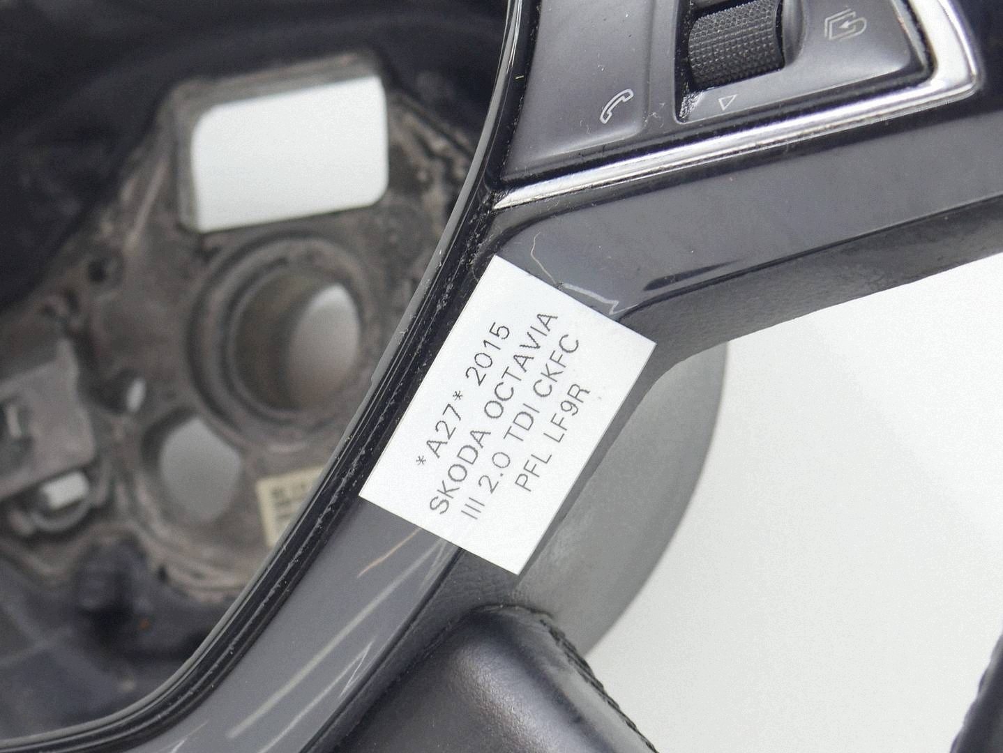 volant cuir cuir MULTIFUNKCJA SKODA OCTAVIA III 5E 5E0419091AC