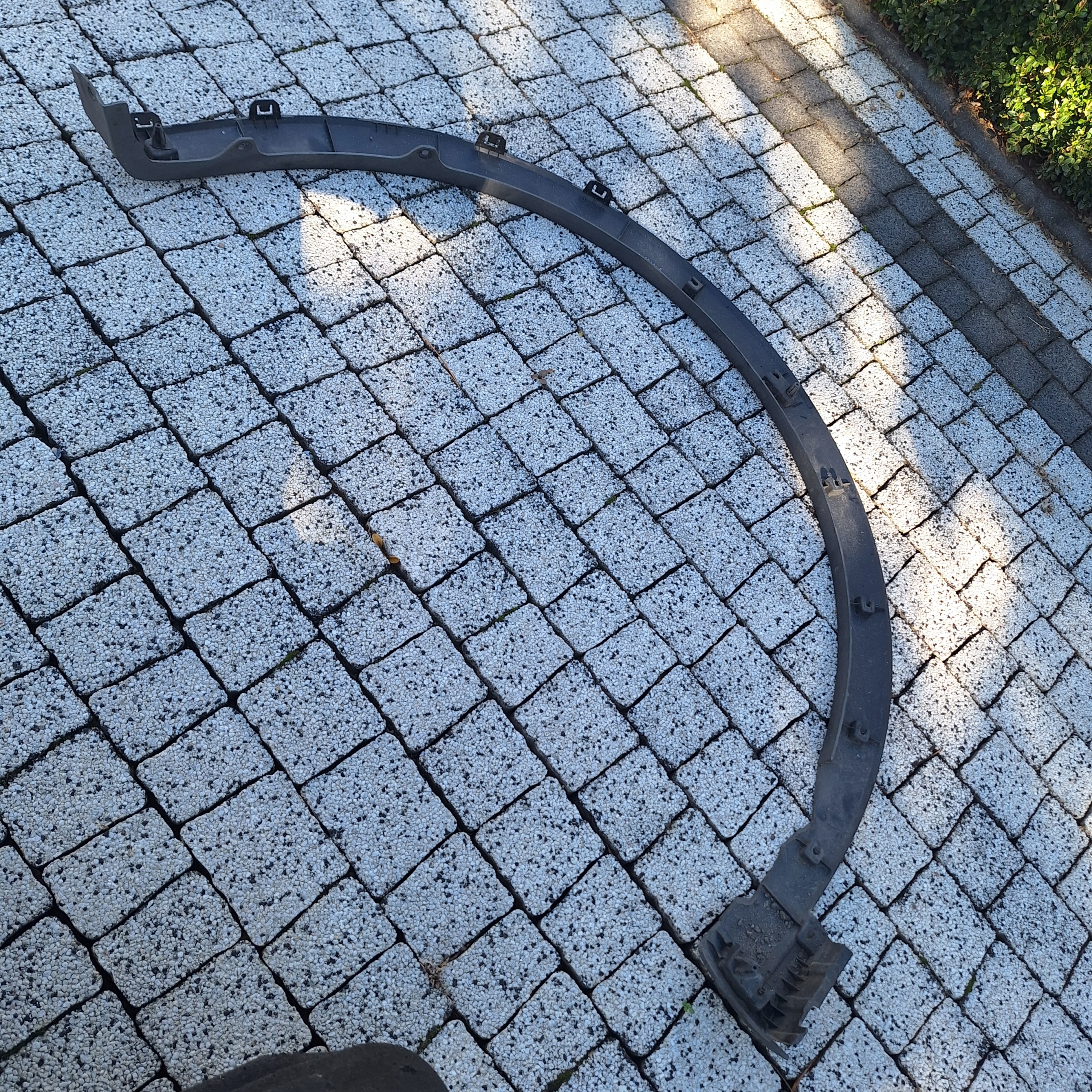 молдинг крыла правая перед renault ARKANA 2021 2023