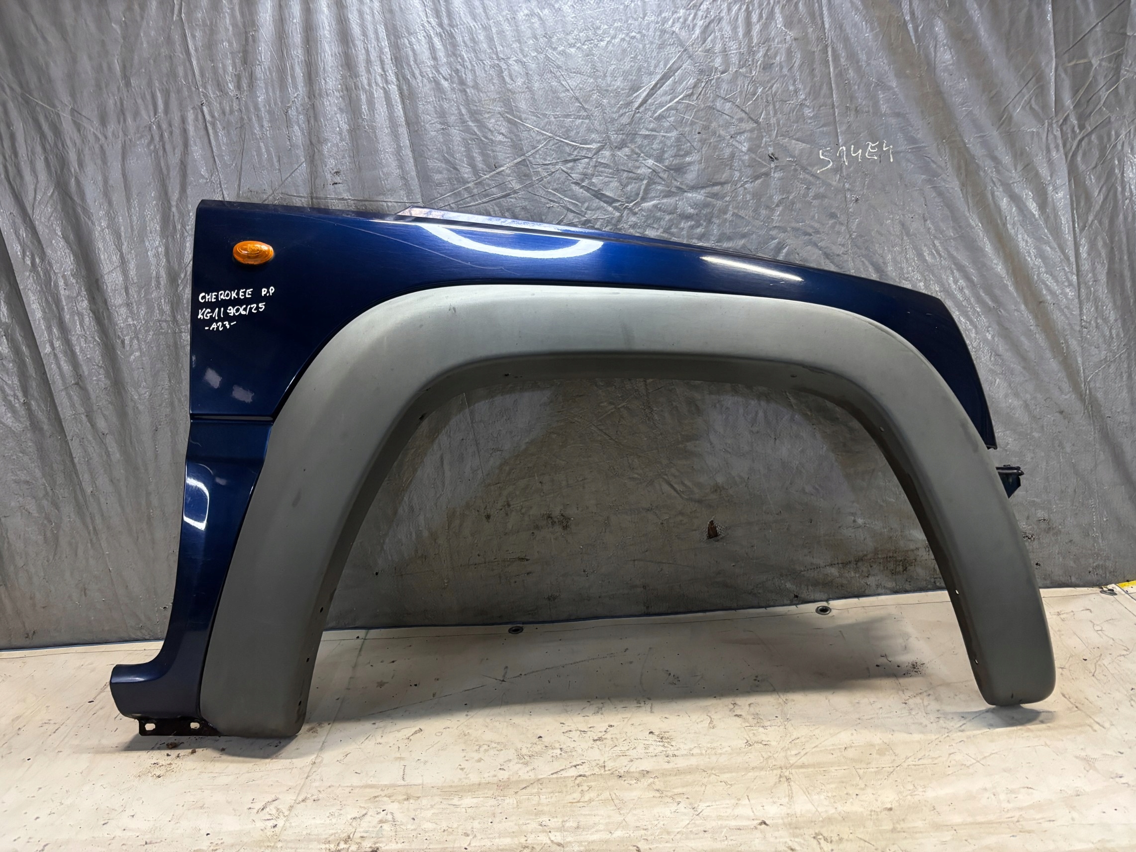 fender right front Jeep Cherokee III 3