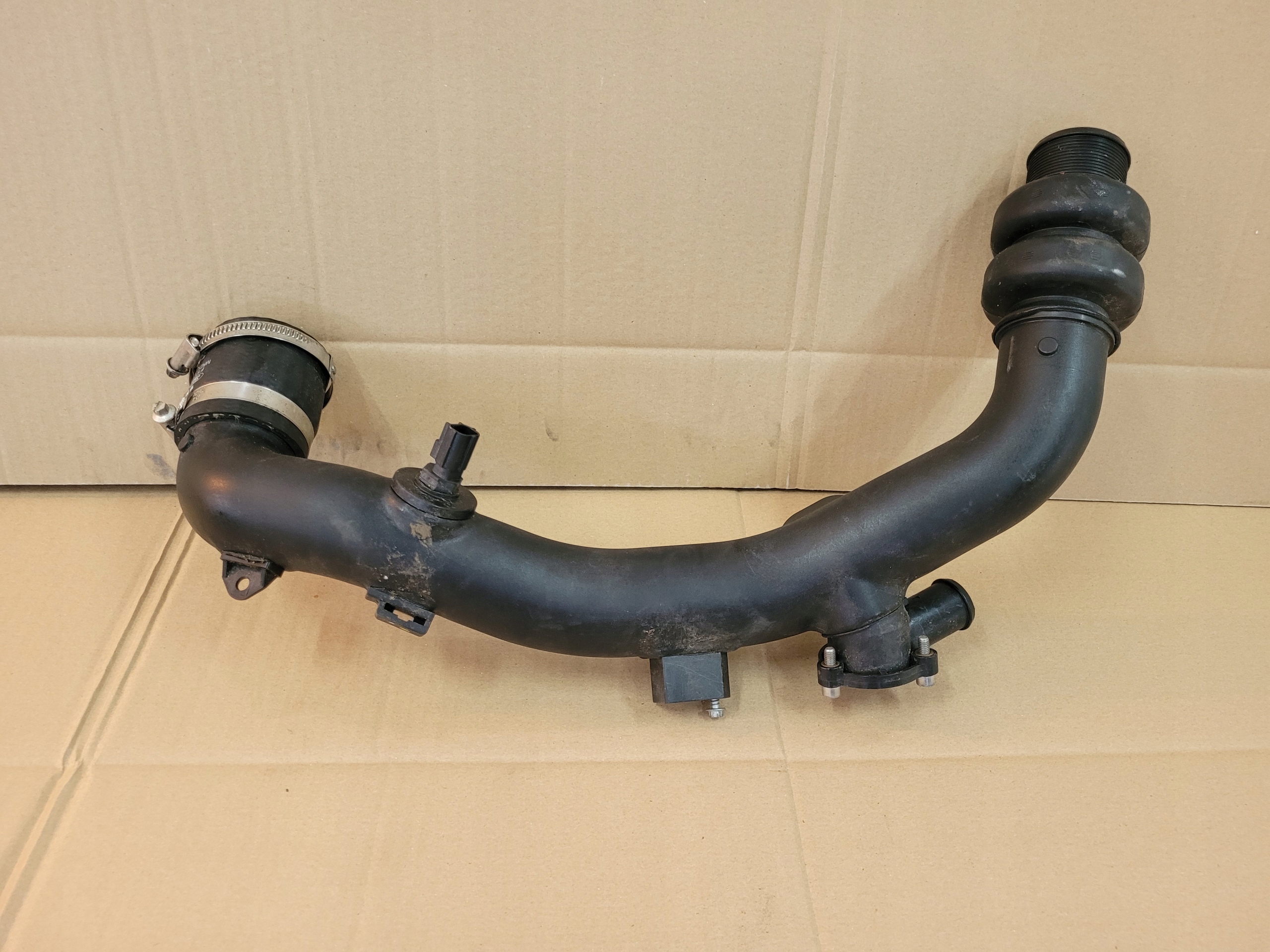 ВОЗДУШНАЯ ТРУБА KUGA MK2 1.5 ECOBOOST F1F1-6C646-AF