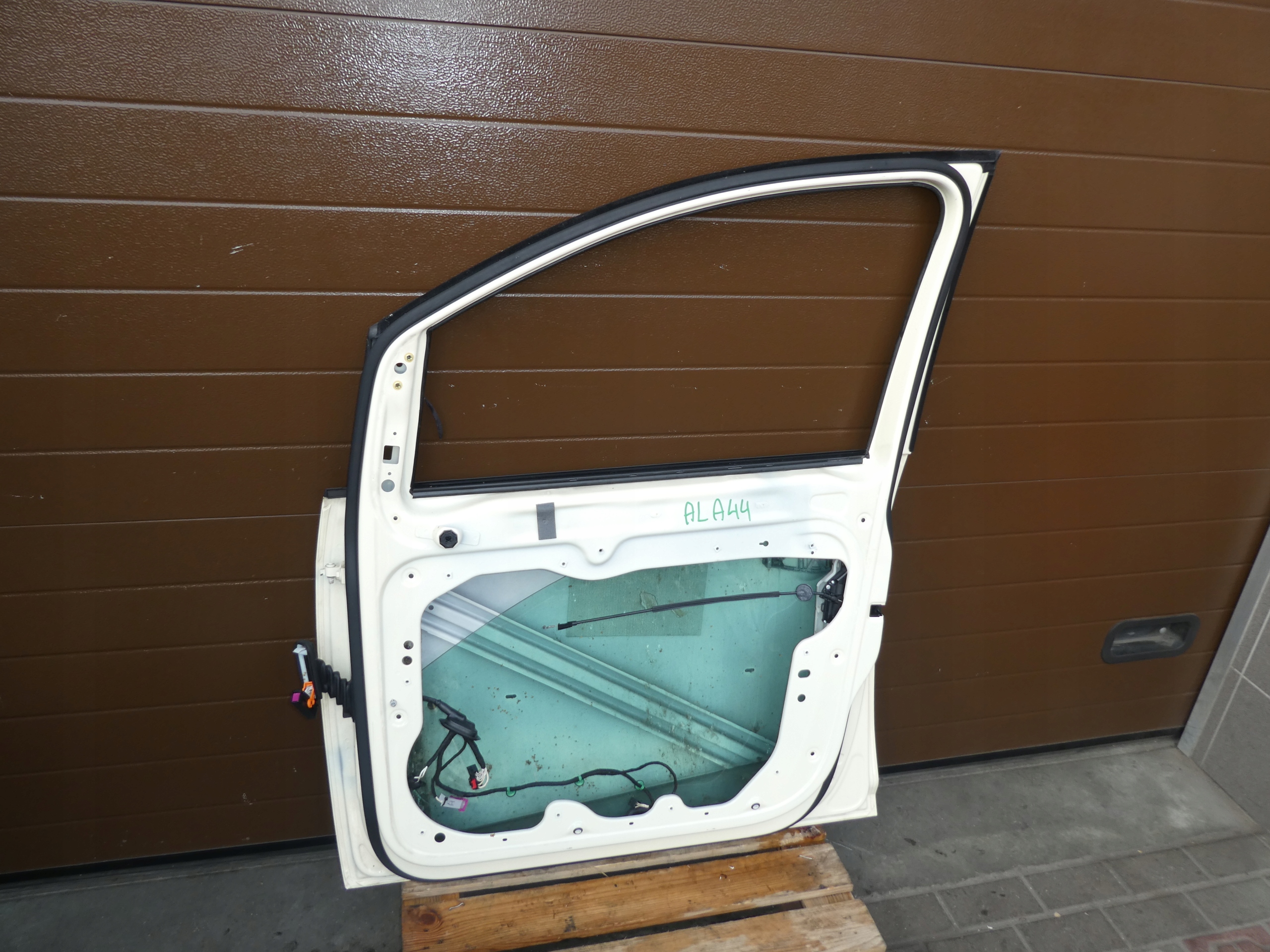 VW TOURAN LIFT front right door