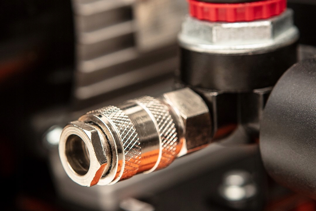 Kompresor olejowy 150l, 230V Moc silnika 2.72 KM