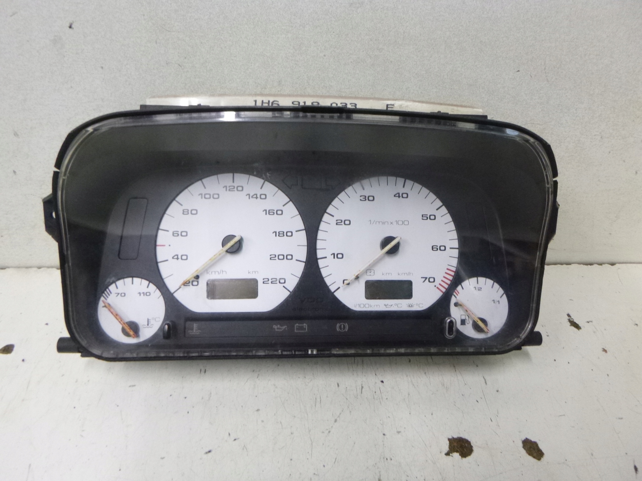dials display VW Golf III 1.8 95r BIALY !!