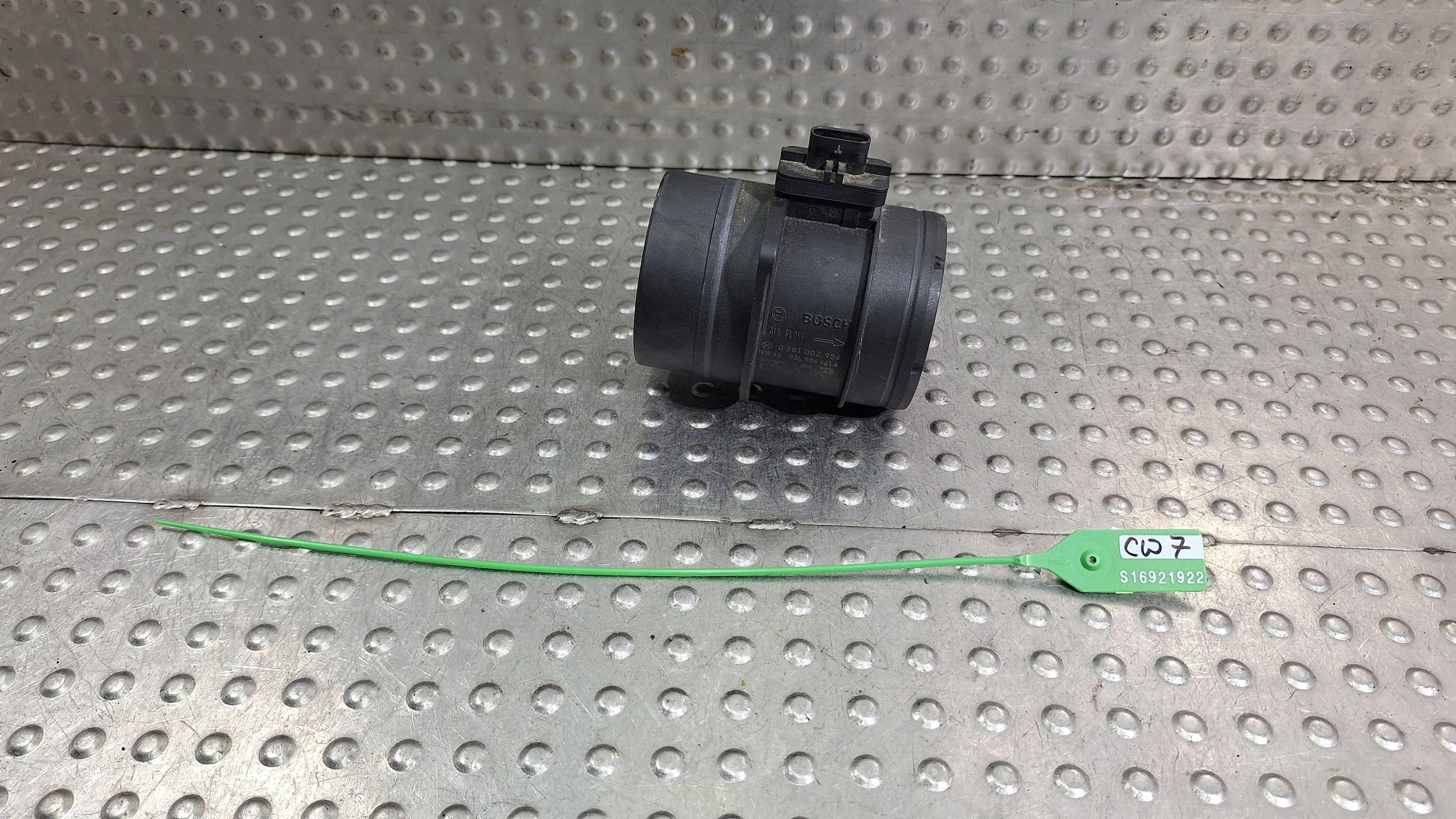 flow meter air 03L906461A VW GOLF VI A3 8P CADDY III 2.0 TDI