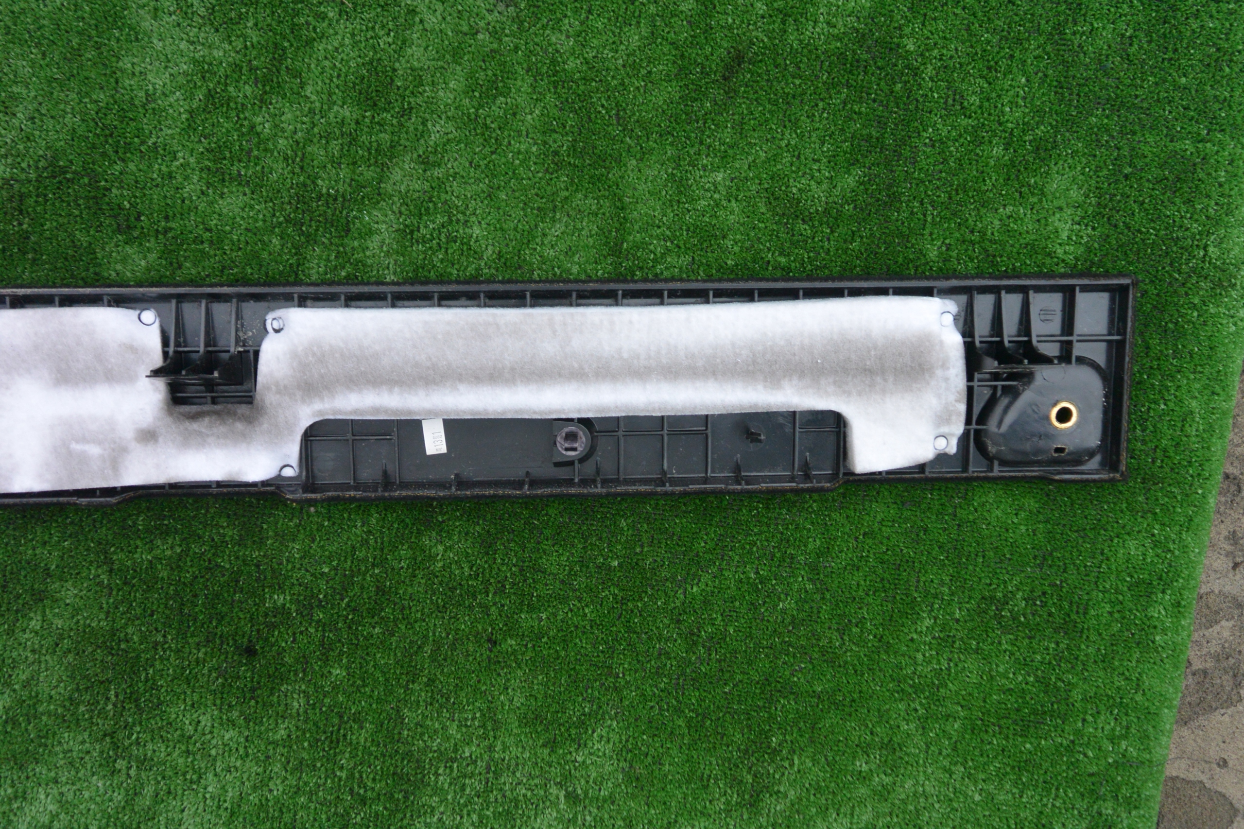 cover of the threshold boot MERCEDES ML W164