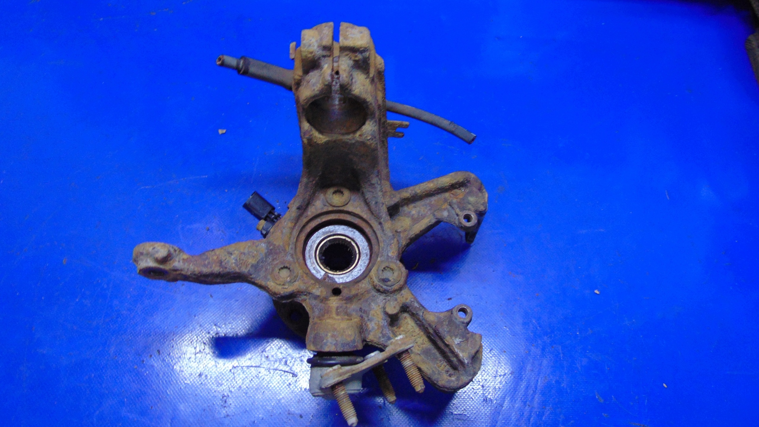 swing left front 1.6 8V AUDI A3 8P GOLF V TOLEDO III OCTAVIA II CADDY