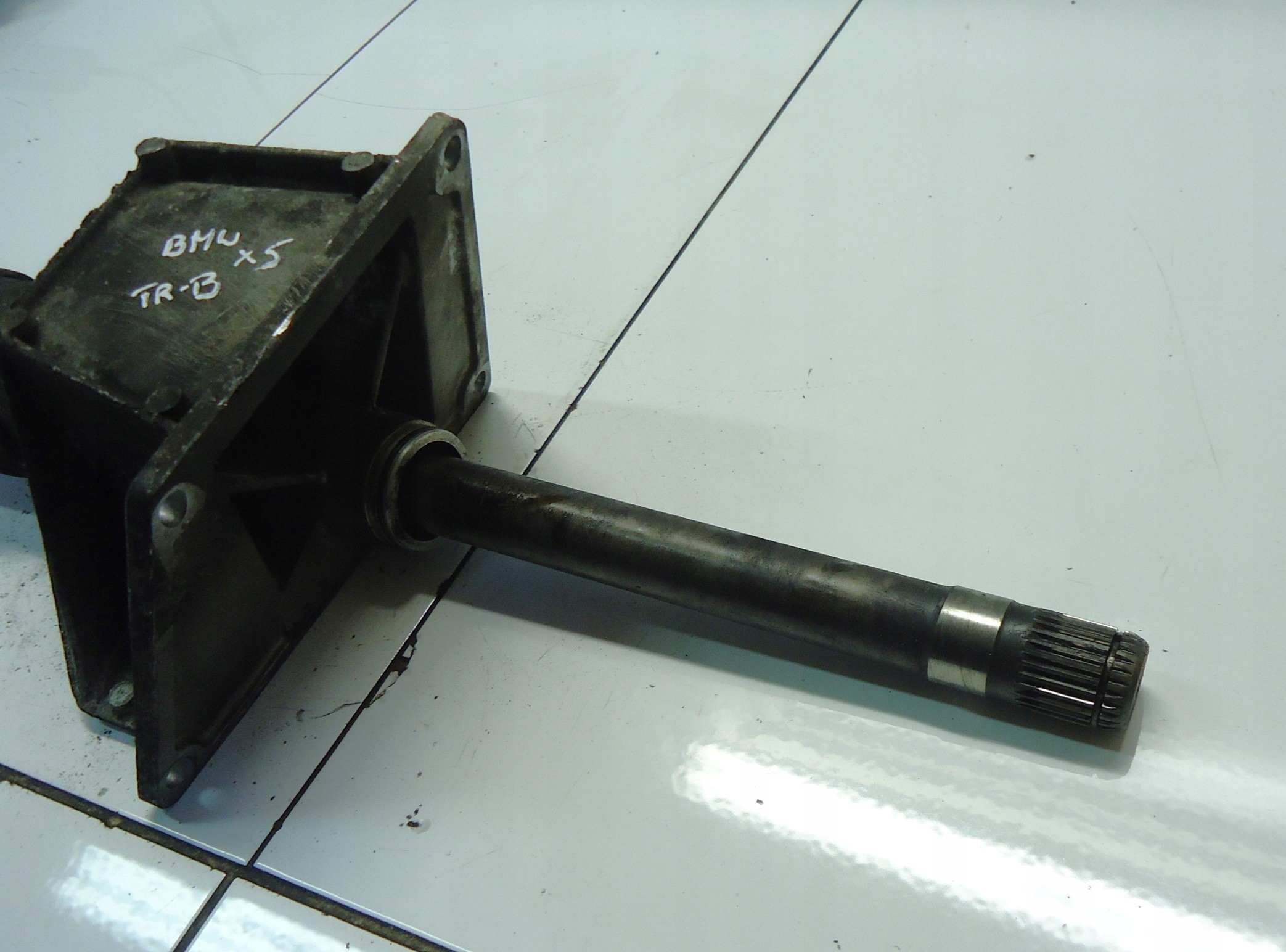 BMW X5 E53 3.0D 2004 M57D30 Demi axe 7505004 Support 7503120