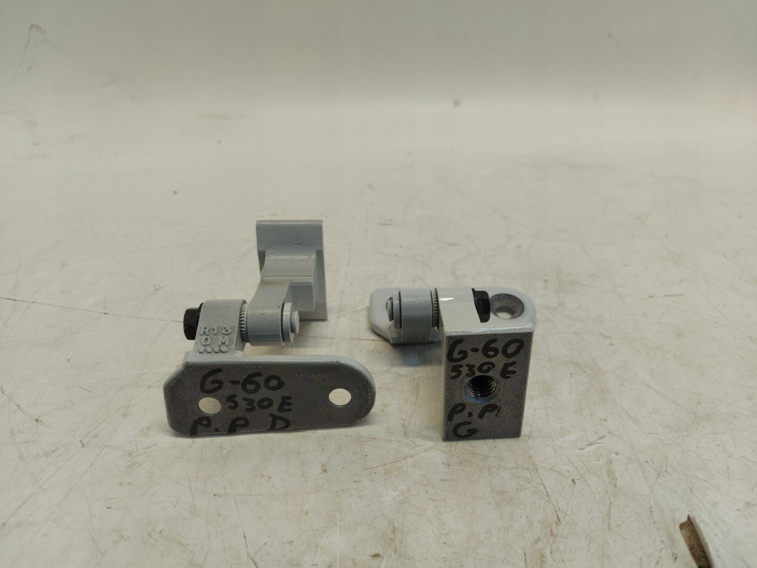 BMW 5 G60 530E x-drive hinge door front right gora dol komplet