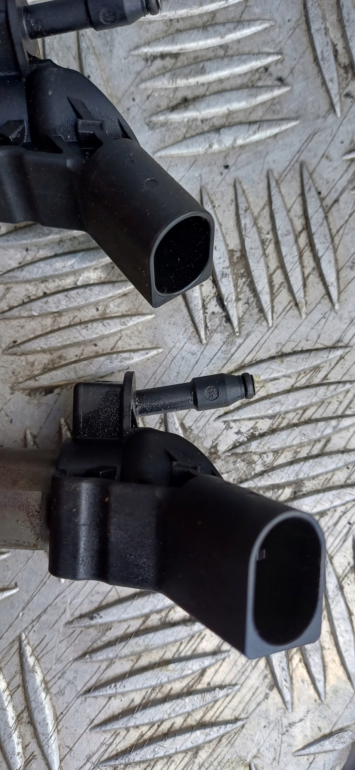 injector nozzle Mercedes W211 3.0 Cdi a6420700495