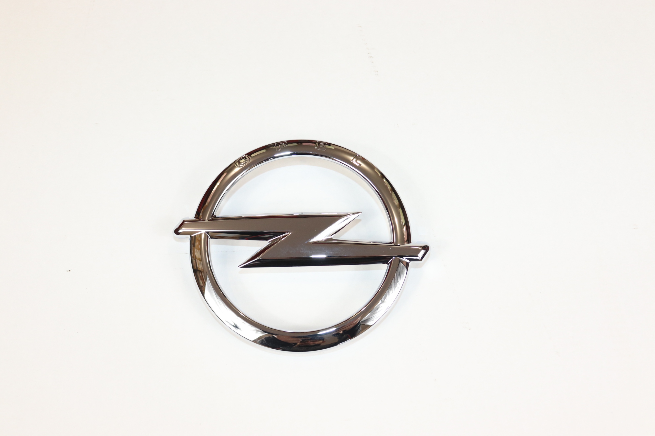 39086922 - OPEL ASTRA K 5 ЗНАЧОК OPEL ЛОГОТИП ПЕРЕДНЯЯ РЕШЕТКА