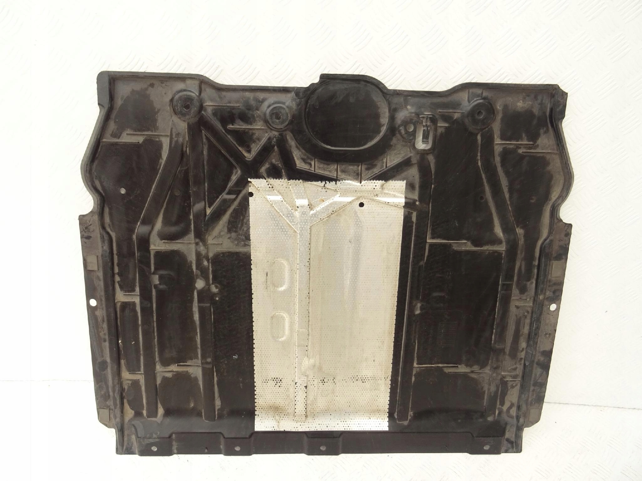 Mercedes B-Klasa 247 W247 abdeckung Blende Abdeckung unter Motor | GetMotor