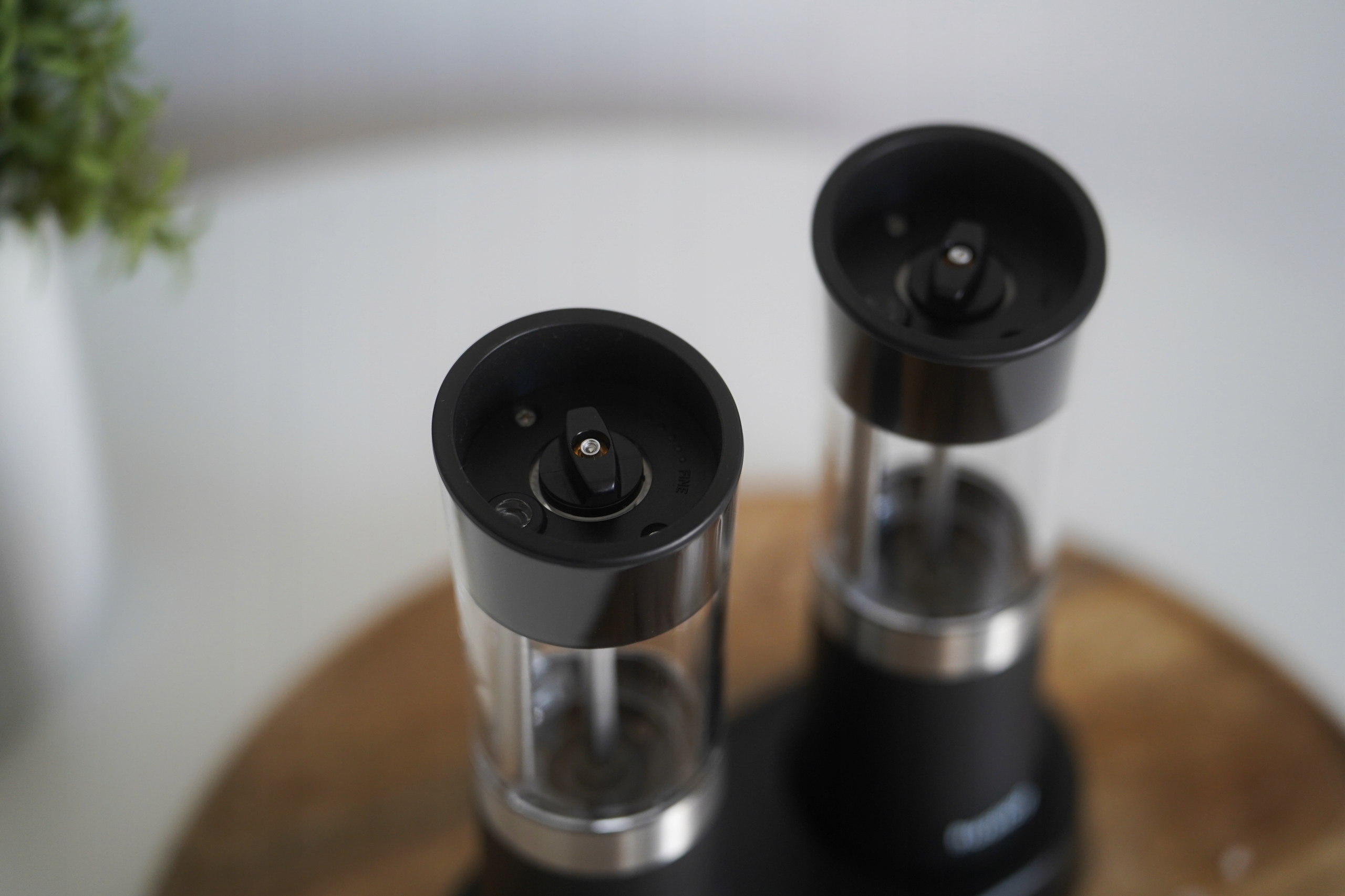 ZESTAW 2x MŁYNEK ELEKTRYCZNY GRAWITACYJNY DO PIEPRZU I SOLI BAZA ŁADUJĄCA Moc 25 W