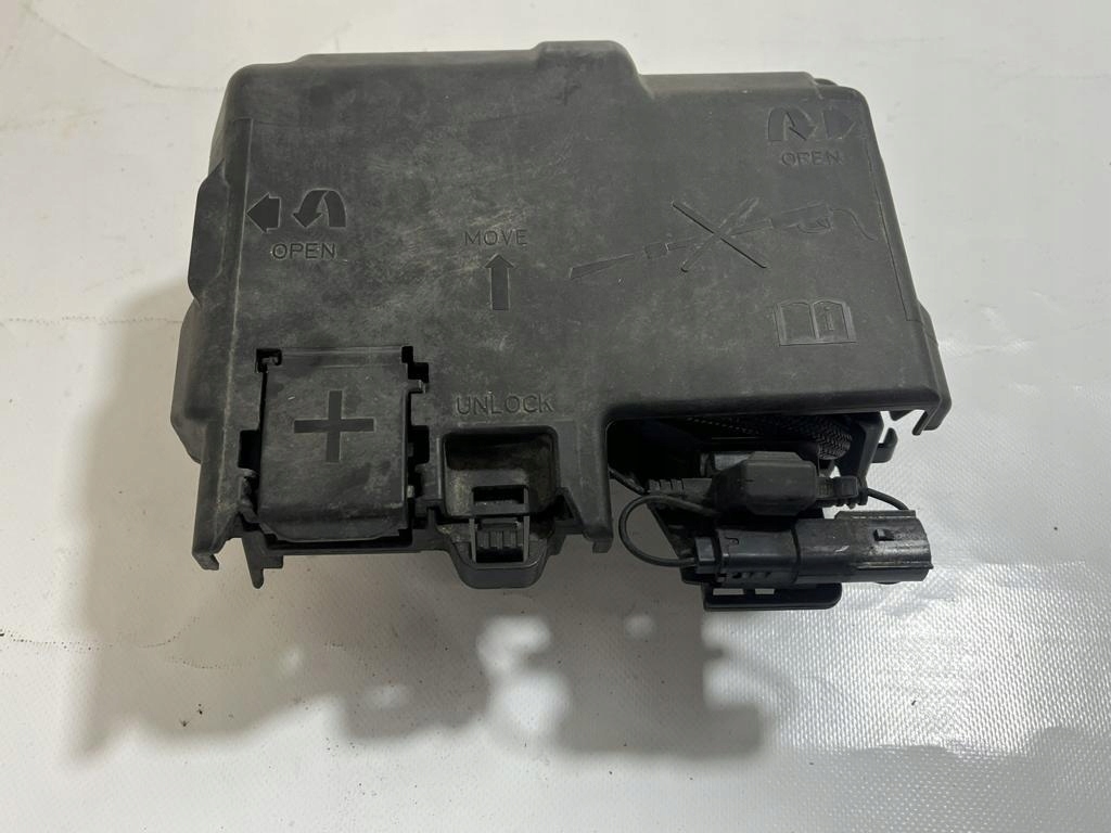 Module fusibles Complète OPEL CORSA E 18R 1.3 CDTI 39036690