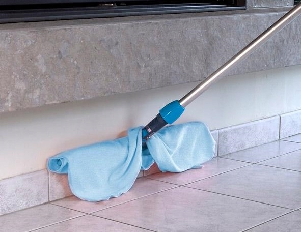 Levně Moerman sběrač na podlahu pružný 50 cm a utěrka z mikrovlákna.