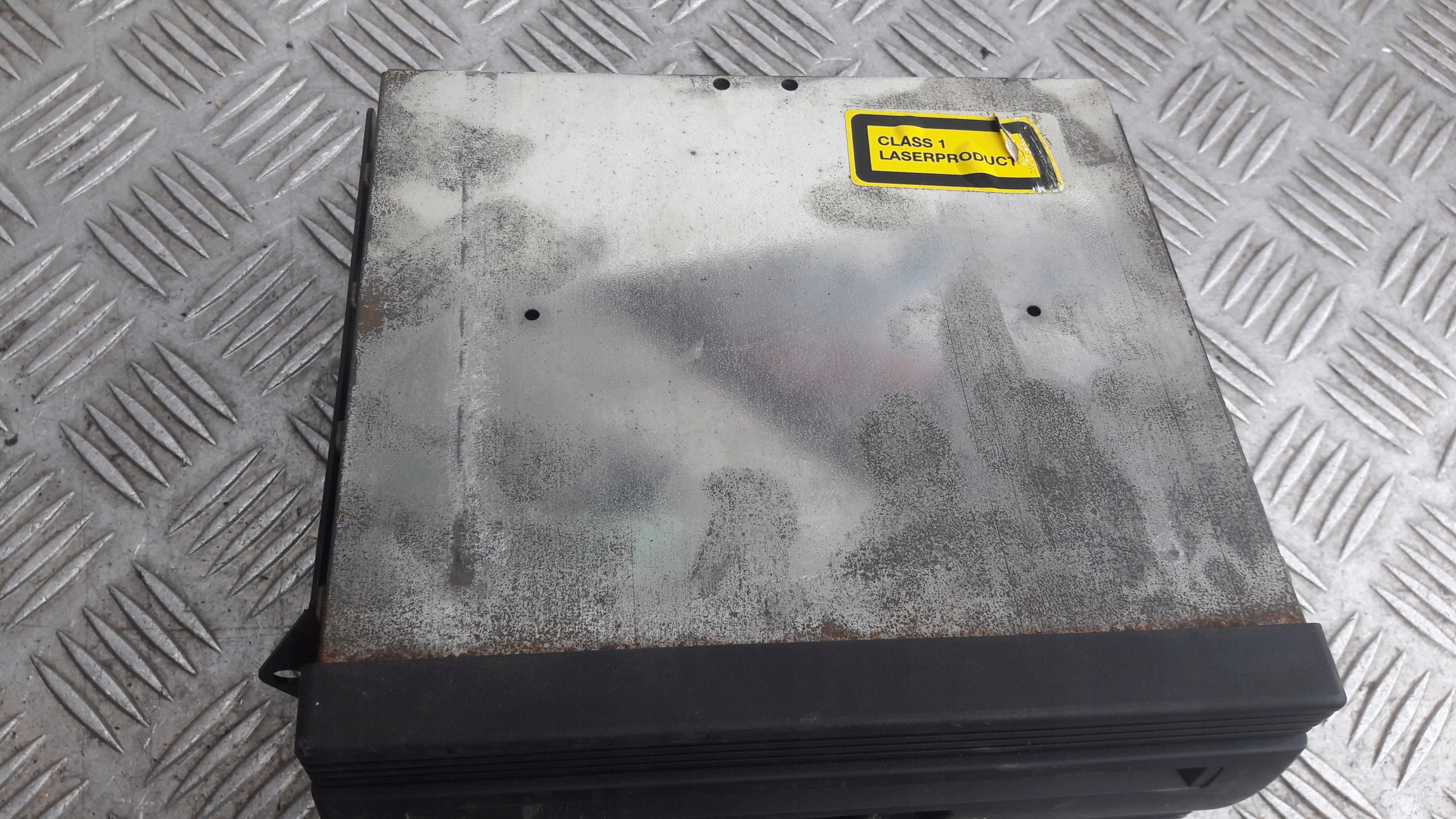 VW PASSAT B5 NAVI RADIO CD player 4D0919887D