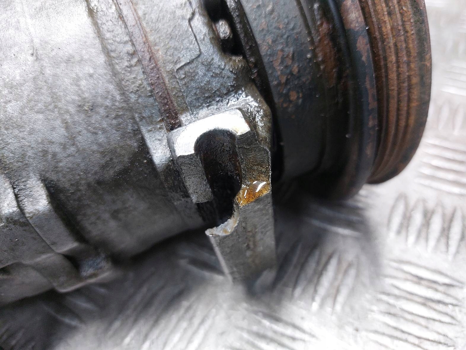 compressor compressor; of the air conditioning CHRYSLER PT CRUISER and 2.4 16V