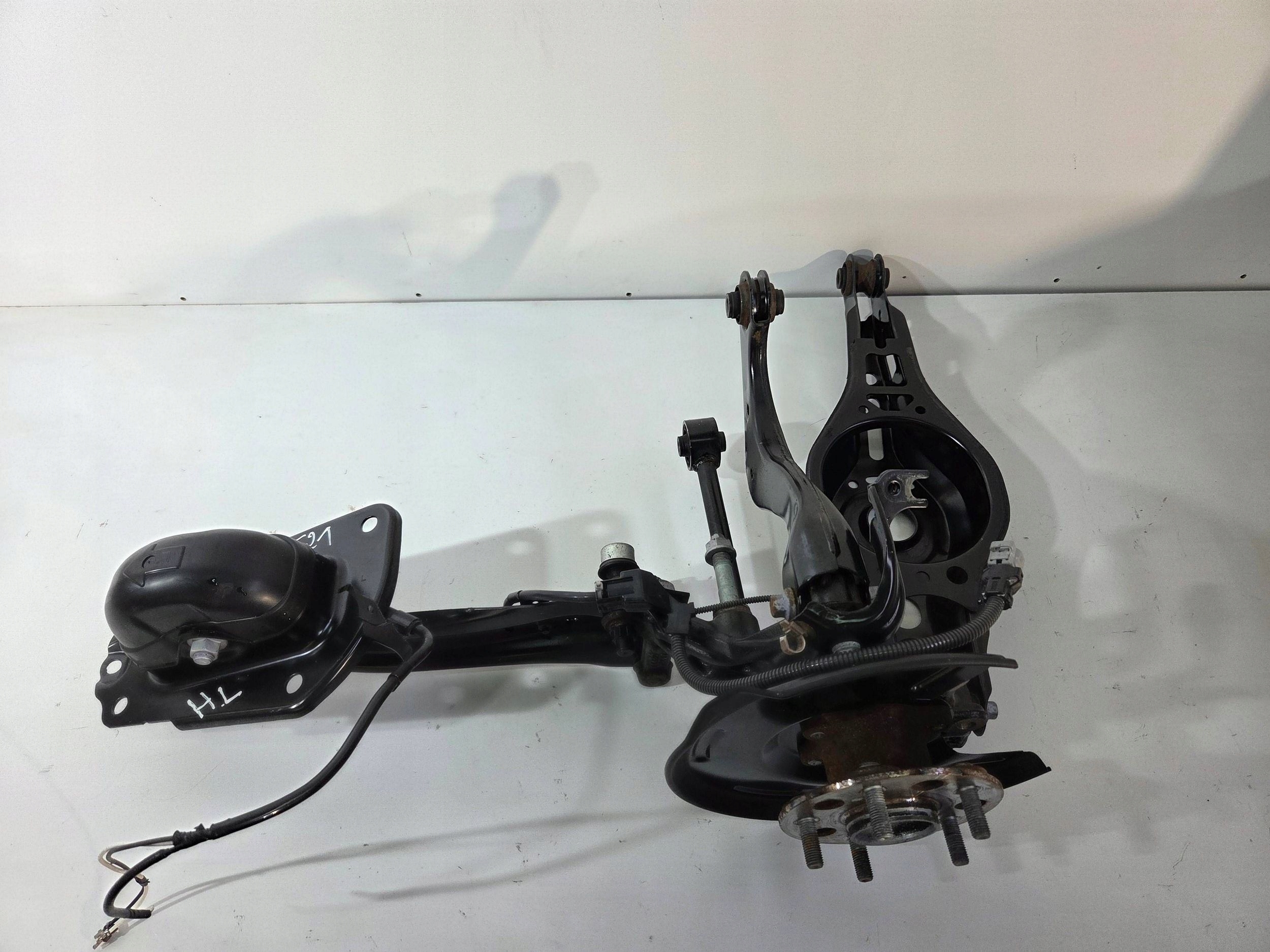 Toyota Corolla E21 sedan / Kombi / Hatchback swing rear left