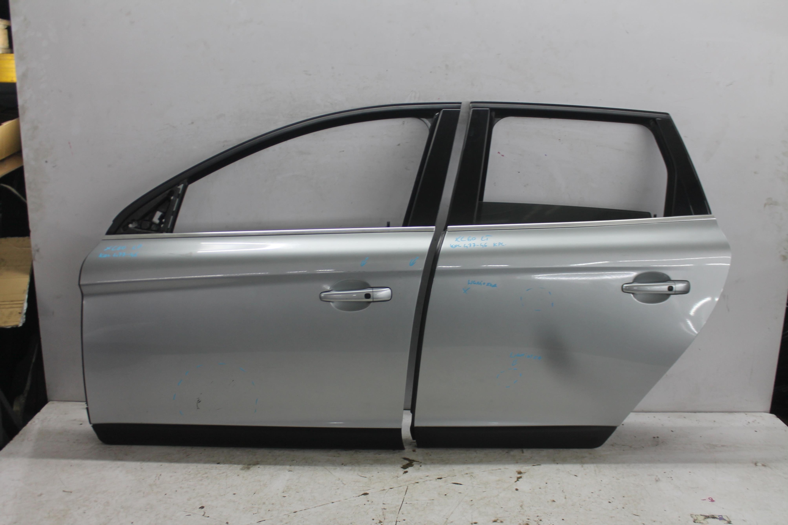door left front left front VOLVO XC60 of wheels. 477-46 08-13