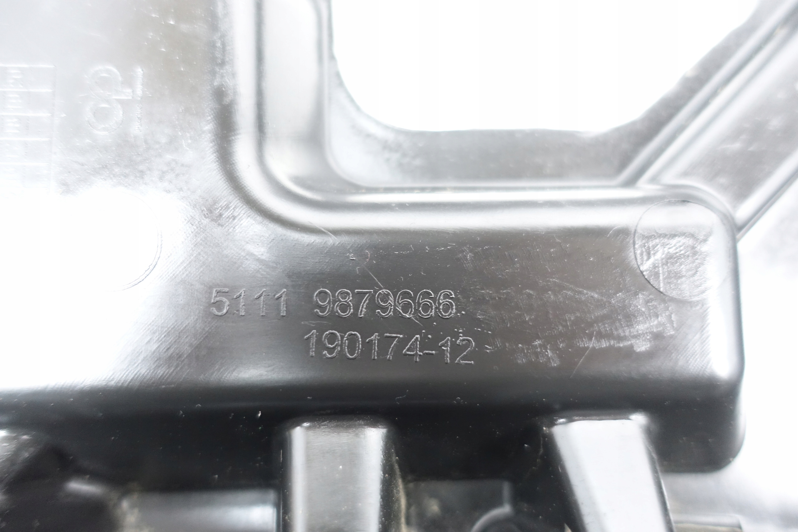 bumper bracket right front BMW IX20 21