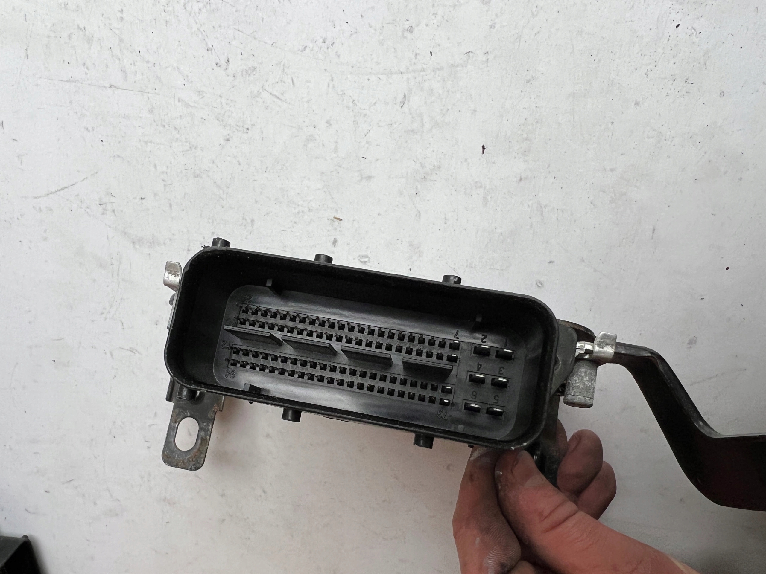 HYUNDAI I10 ECU 39110-03845 9001143242 computer OR