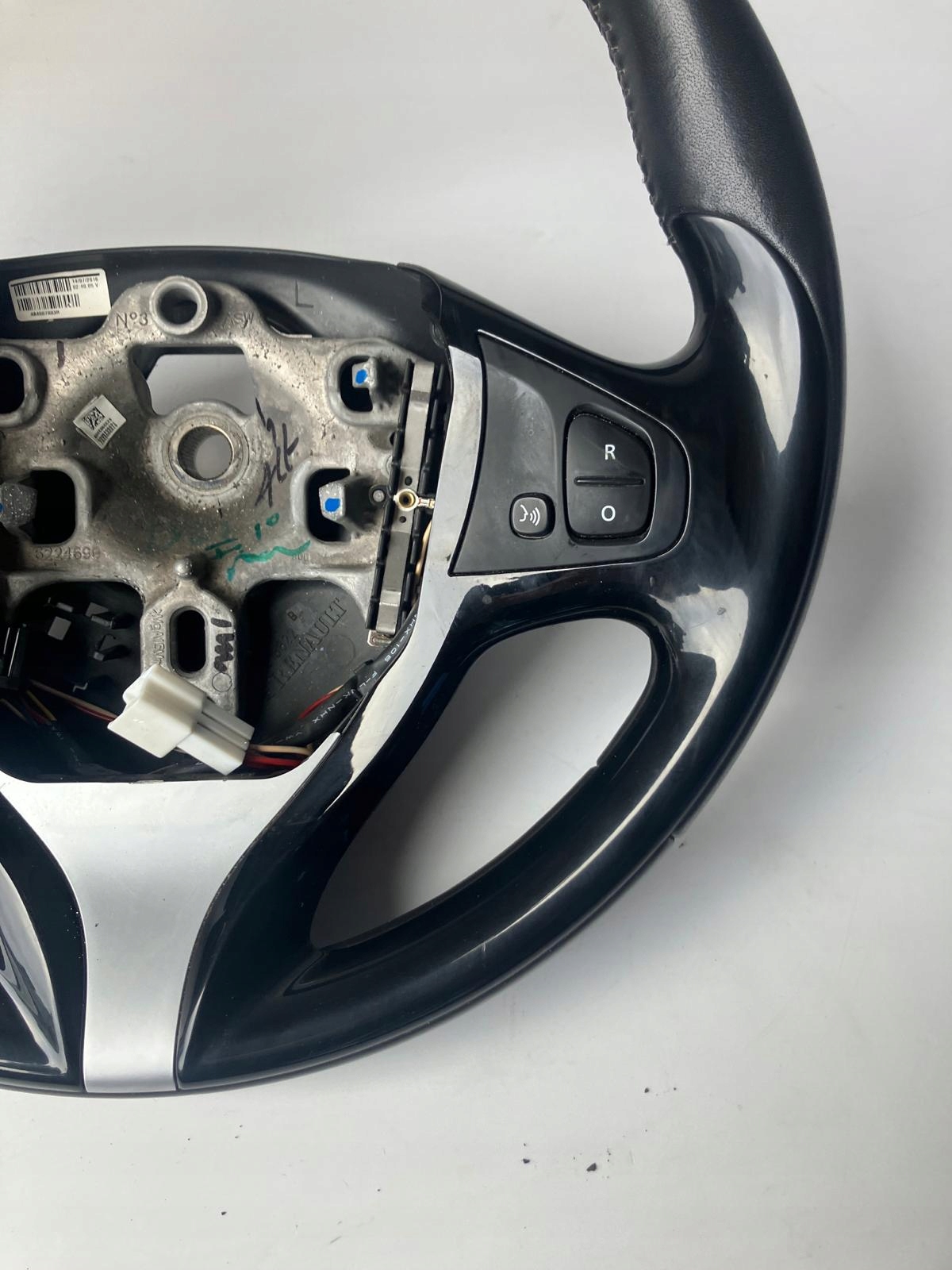 volant MULTIFUNKCJA kůže RENAULT CAPTUR a