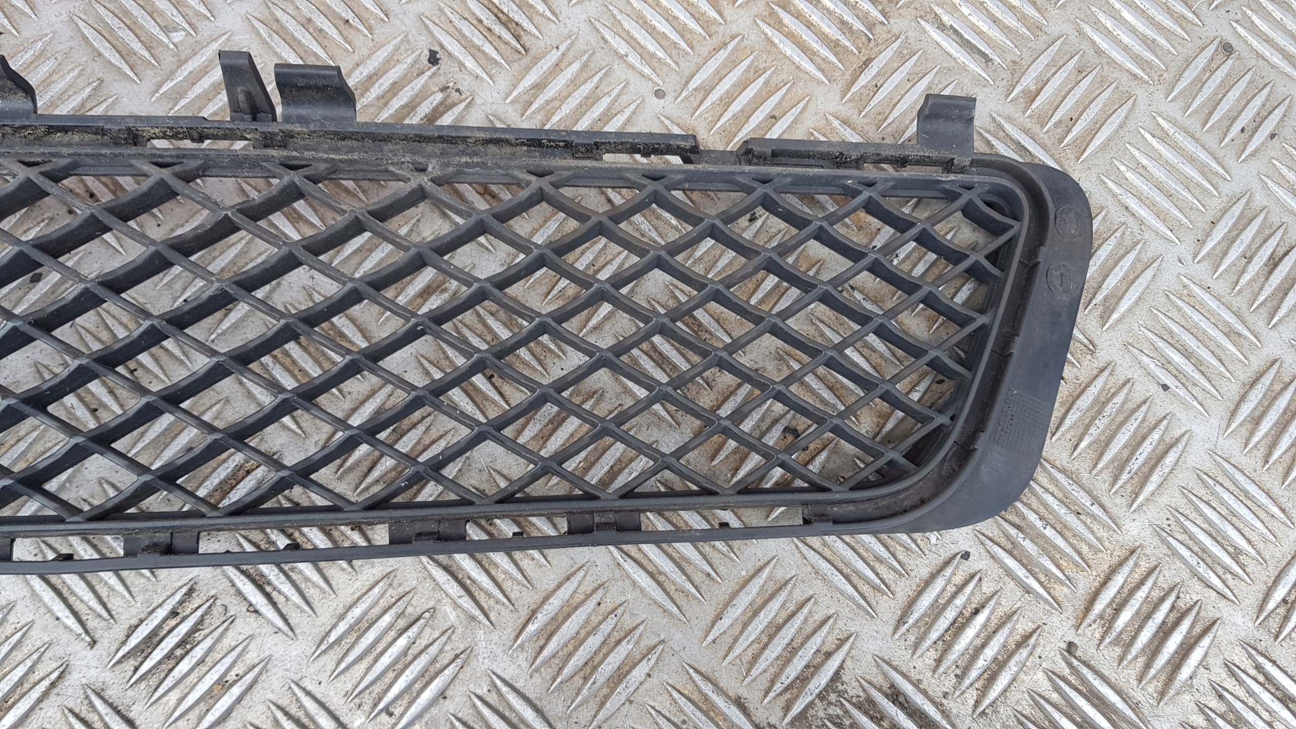 MERCEDES W212 grid of a bumper front