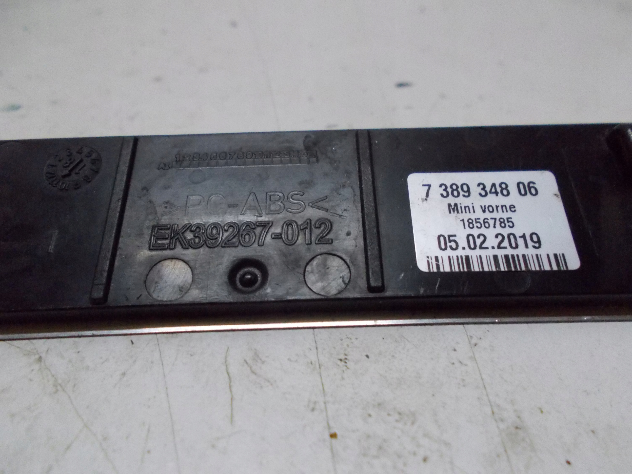 MINI COUNTRYMAN 19R cap threshold moulding right front 7389348
